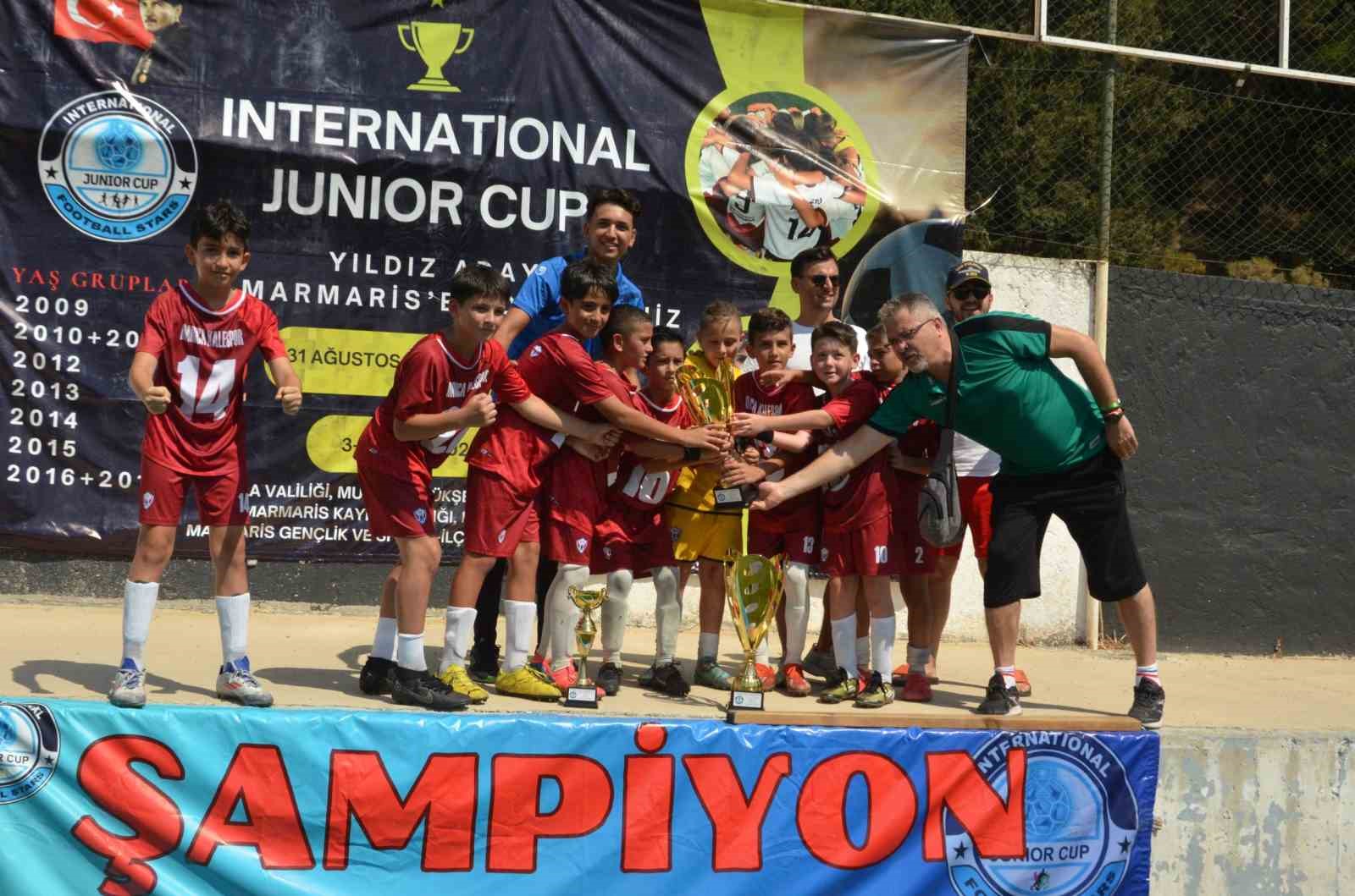 İnternationel Junior Cup’da Darıca Kalespor fırtınası esti
