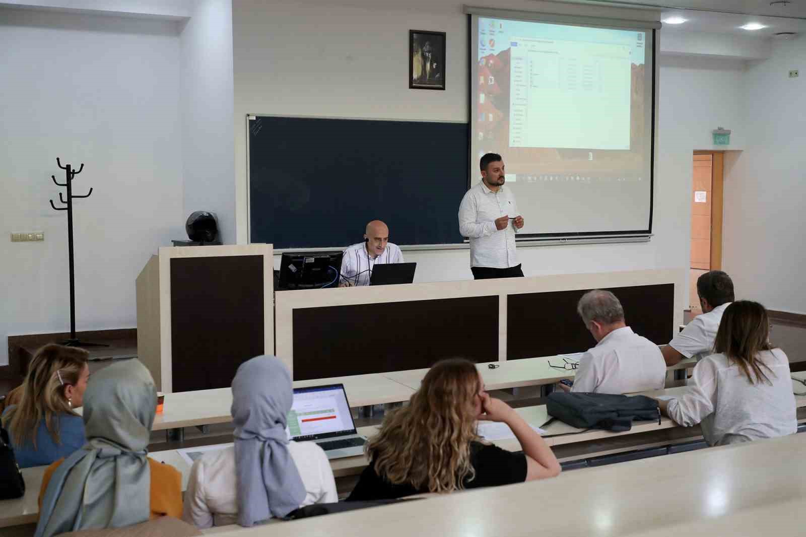 Sakarya Büyükşehir Sakarya’nın geleceğini akıl, bilim ve istişareyle belirliyor
