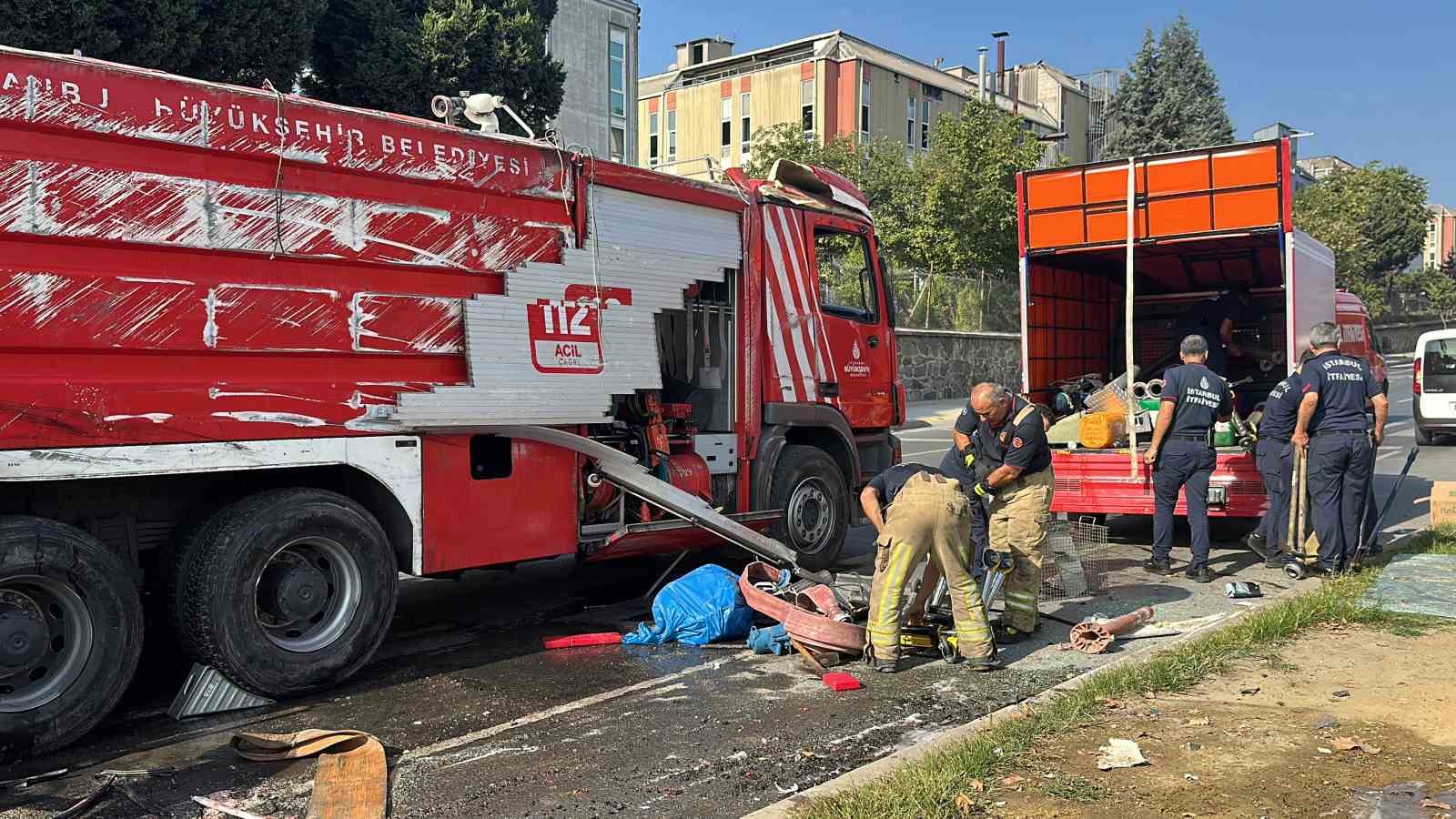 Başakşehir’de yangın ihbarına giden itfaiye aracı kazaya karıştı
