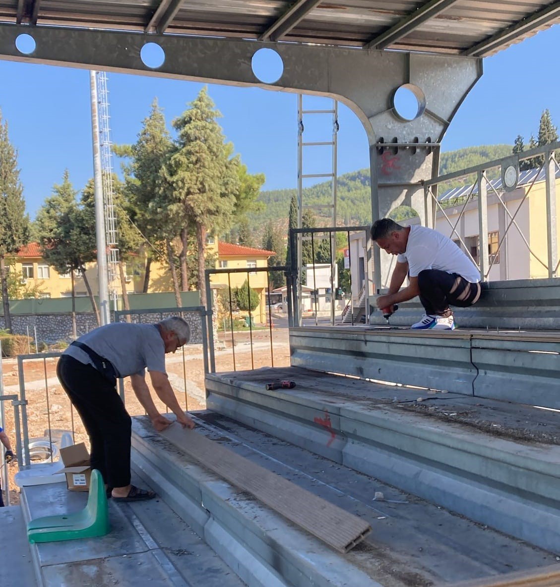 Muğla Atatürk stadyumundaki çalışmalar hızla devam ediyor
