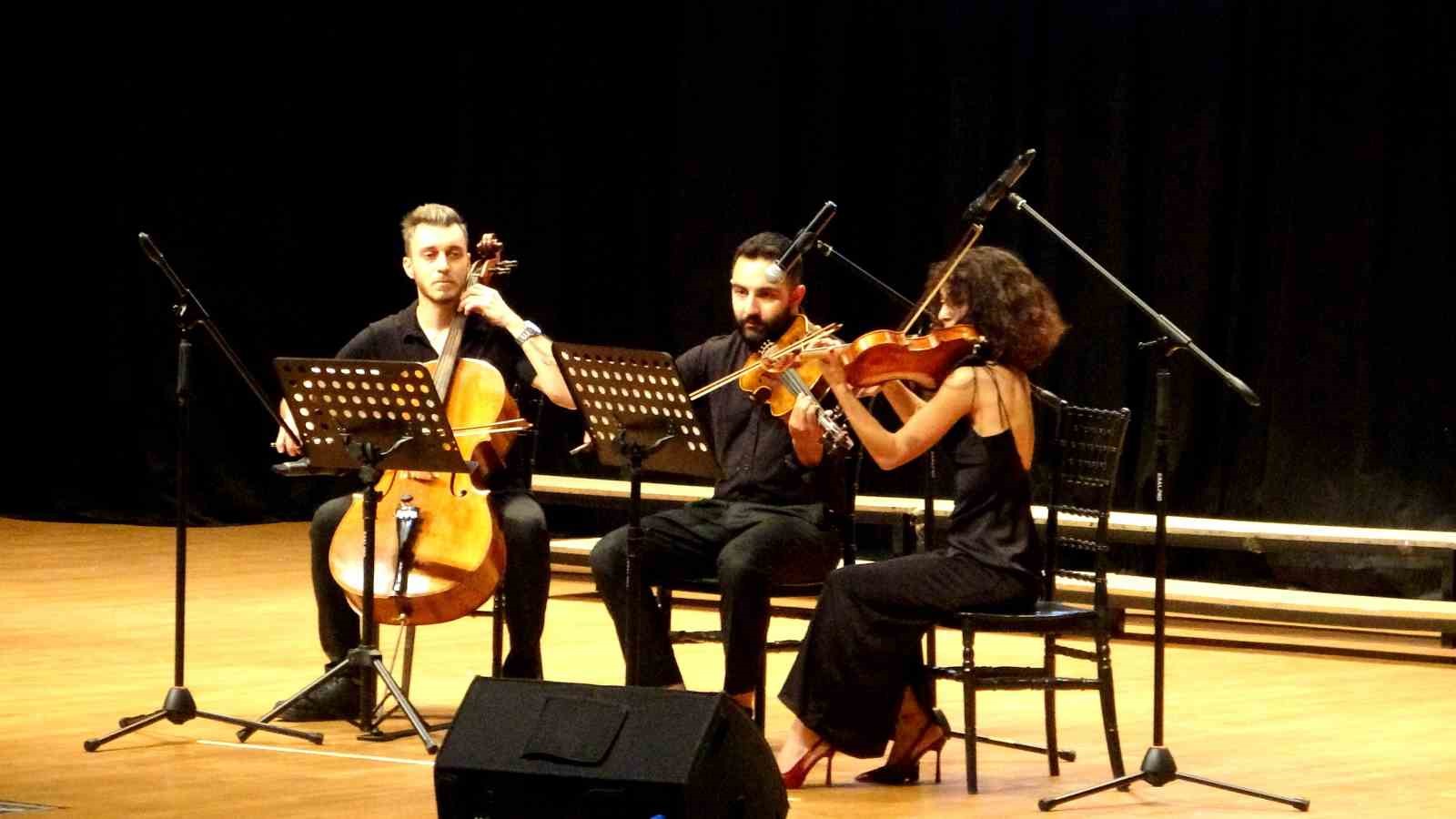 MSKÜ Diş Hekimliği Fakültesi ilk mezunlarını verdi
