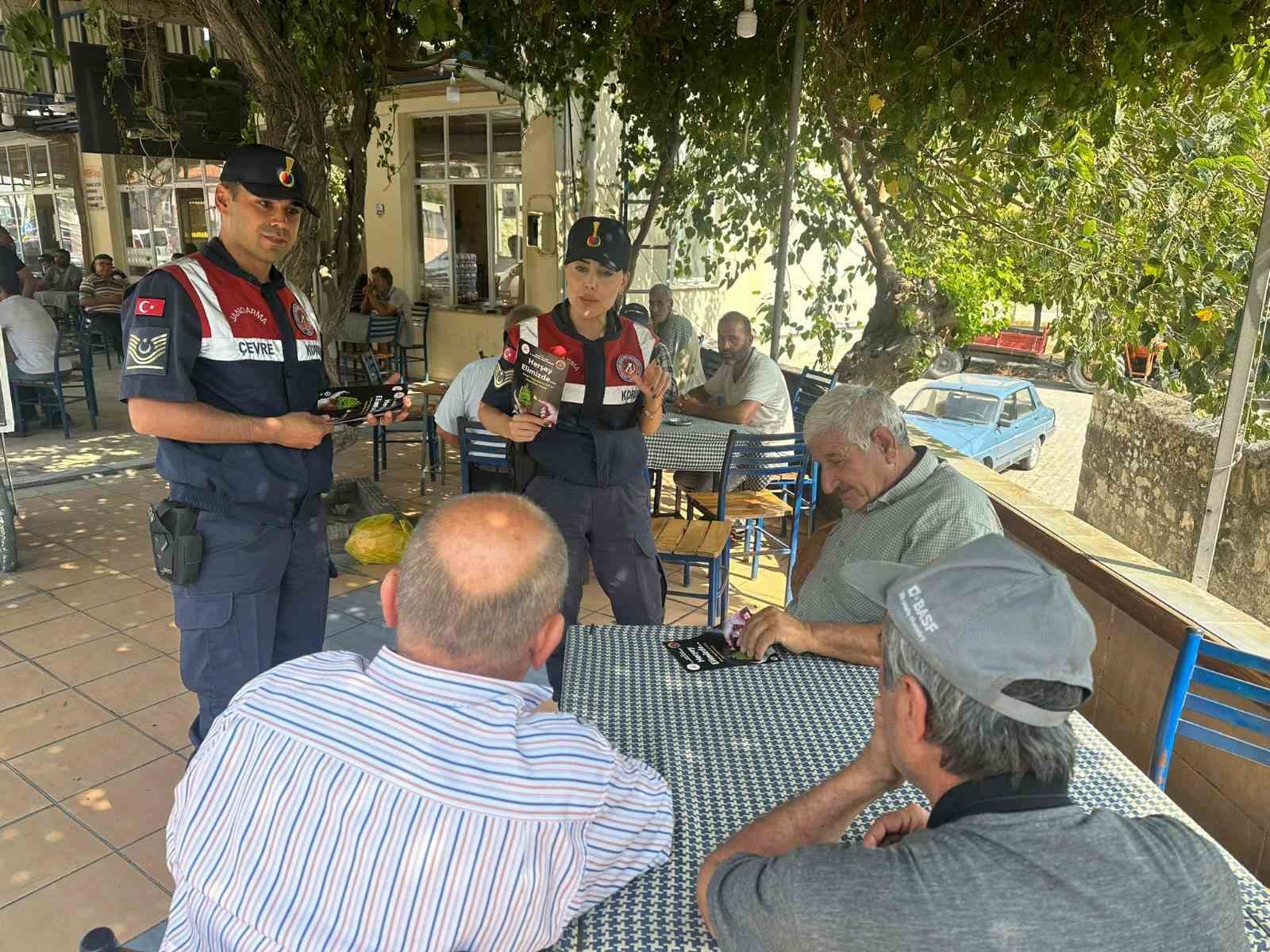 Kuşadası’nda vatandaşlara Jandarmadan bilgilendirme
