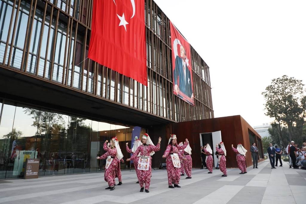 İnegöl’de kurtuluş coşkusu sokaklara taşındı
