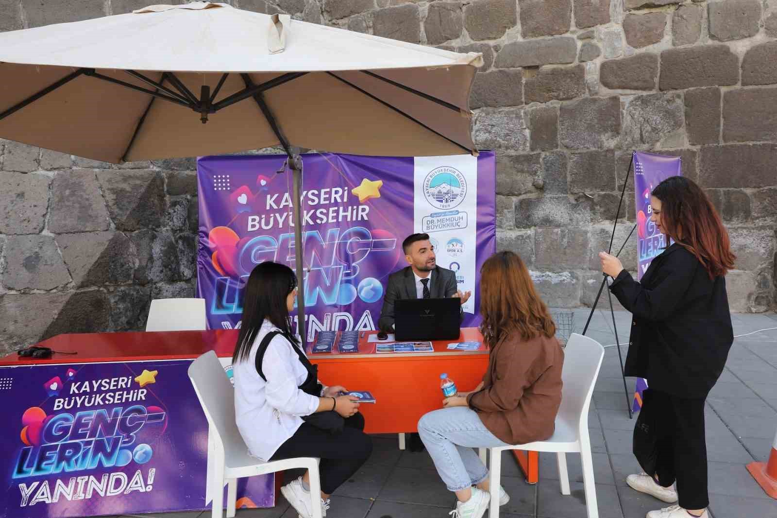 Büyükşehir’den yeni üniversite öğrencilerine rehberlik ve danışma hizmeti
