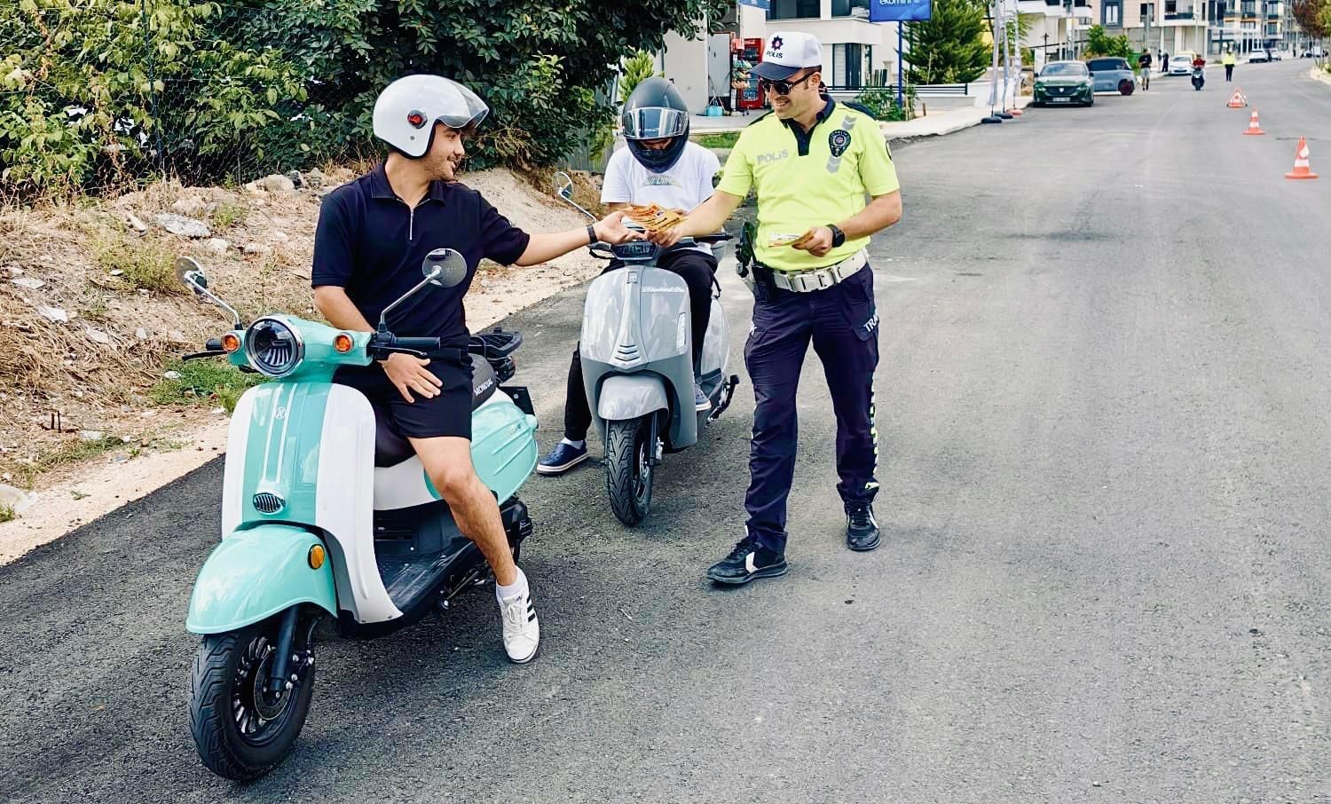 Amasya polisinden emniyet kemeri ve kask denetimi
