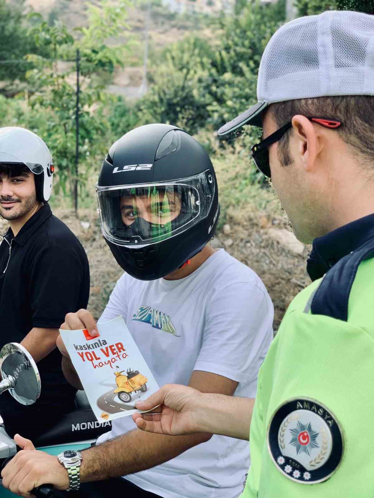 Amasya polisinden emniyet kemeri ve kask denetimi
