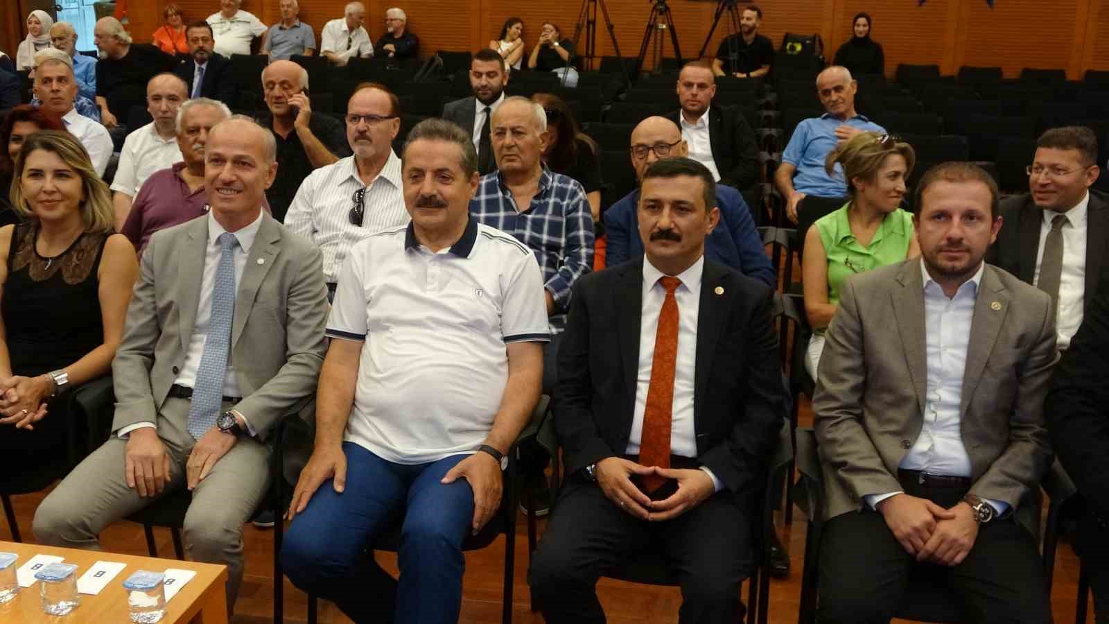 Artvin Vakfı’nda Adnan Demirci güven tazeledi
