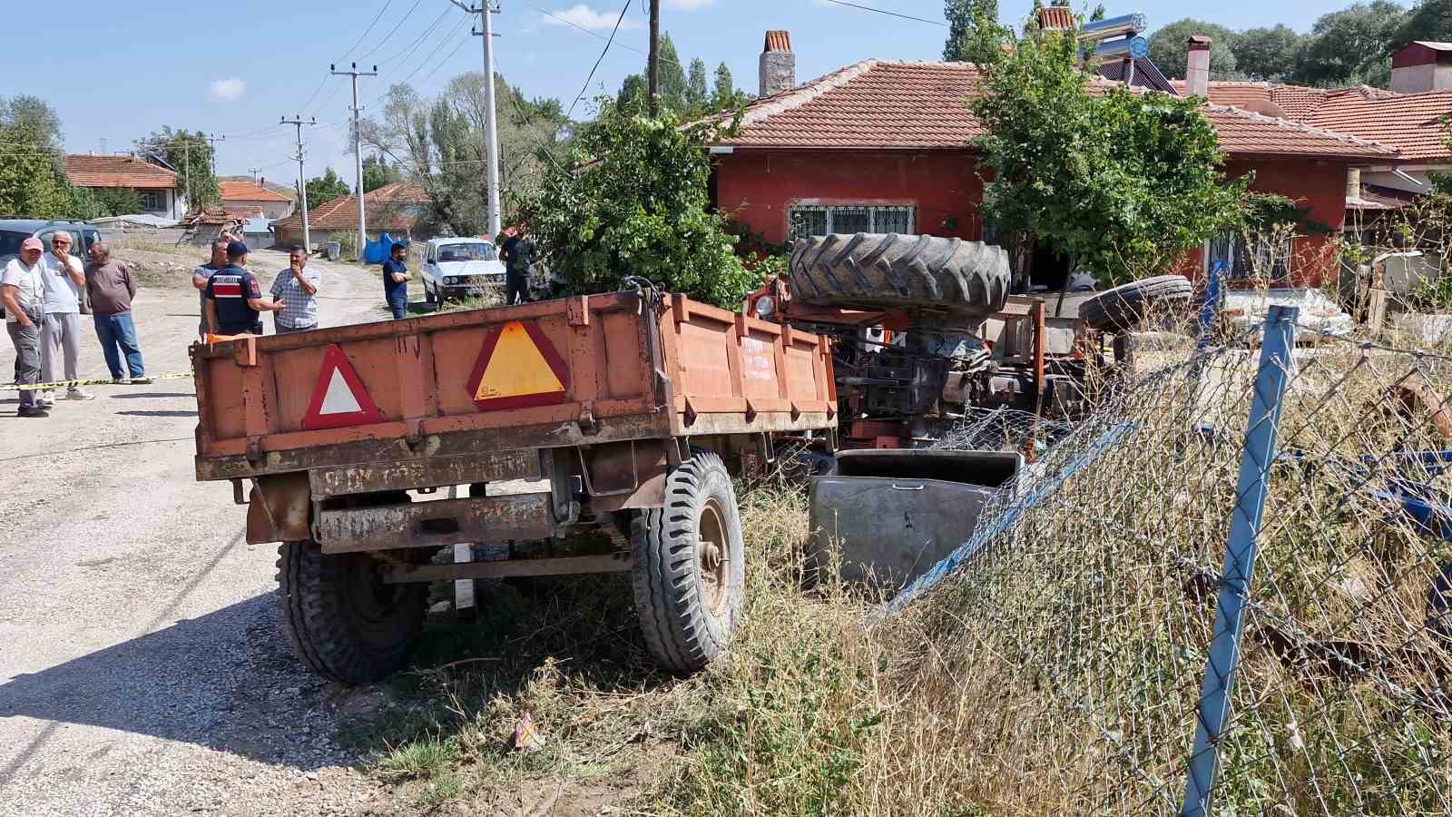 Kalp krizi geçiren traktör sürücüsü hayatını kaybetti
