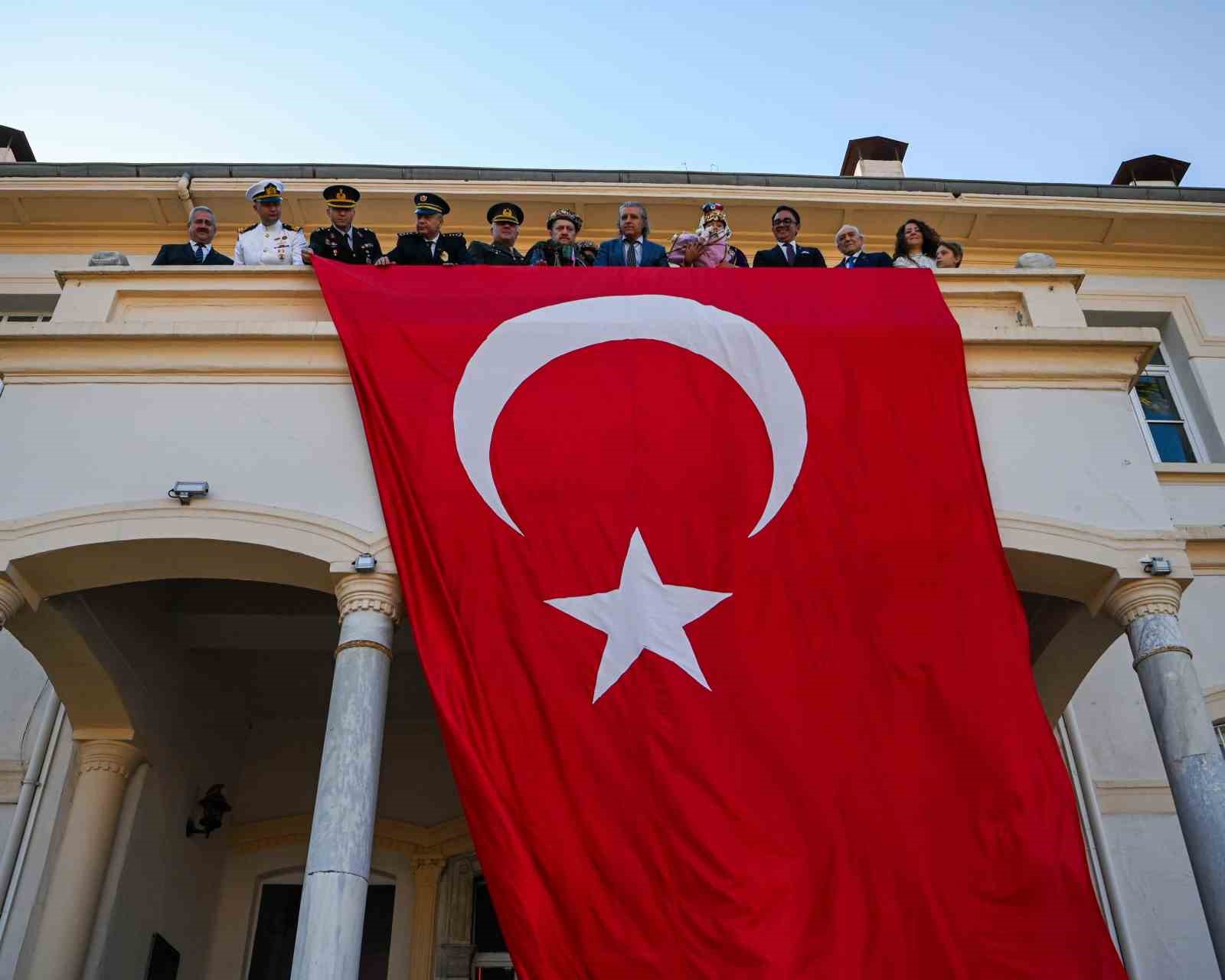 Kuşadası’nın düşman işgalinden kurtuluşunun 102’nci yılı kutlandı
