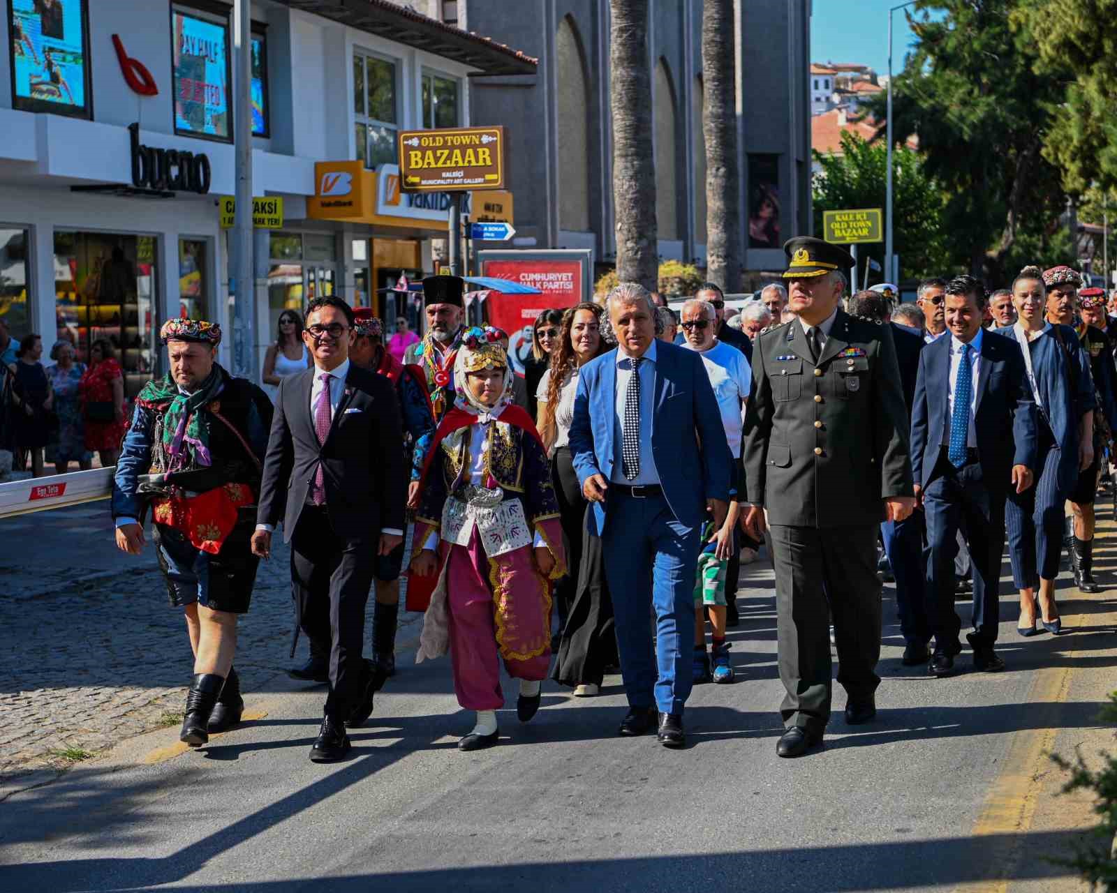 Kuşadası’nın düşman işgalinden kurtuluşunun 102’nci yılı kutlandı
