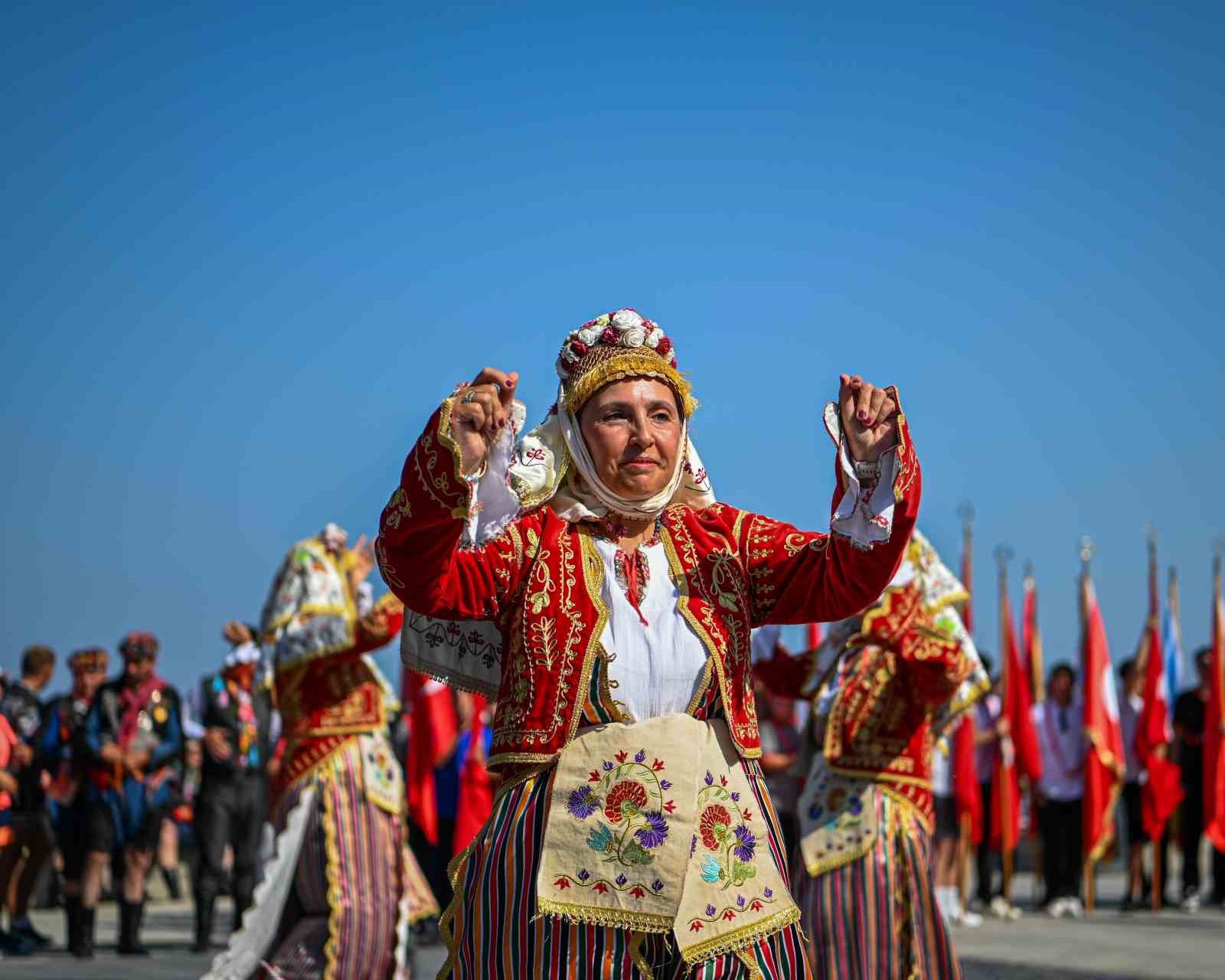 Kuşadası’nın düşman işgalinden kurtuluşunun 102’nci yılı kutlandı
