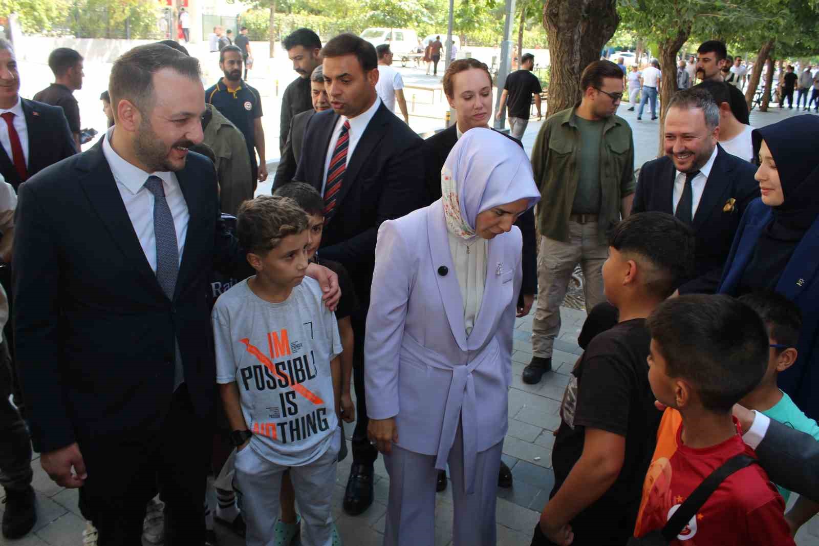 Aile ve Sosyal Hizmetler Bakanı Göktaş, “Eylül ayı için toplam 5.6 milyar lira tutarındaki yaşlı ve engelli aylıklarını hesaplara yatırmaya başladık”
