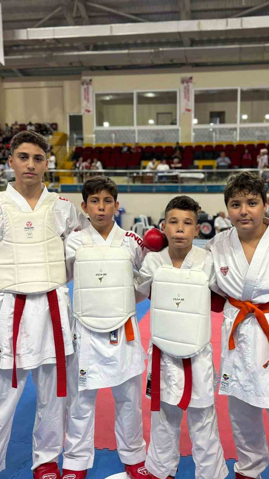 Manisa BBSK Karate Takımından bir 3’üncülük iki 5’incilik
