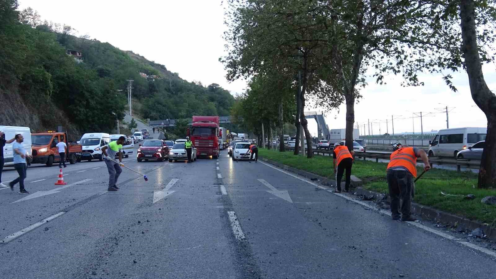 Samsun’da taş ocağında patlama: Yola savurulan taşlar araçlara isabet etti, 4 kişi yaralandı
