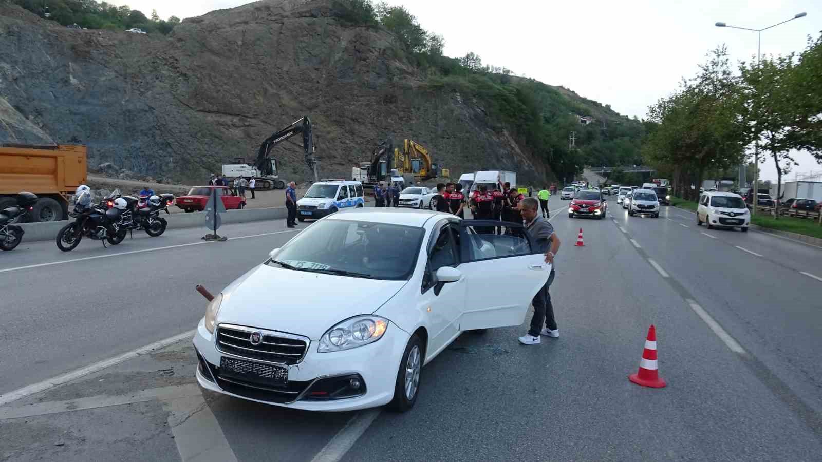 Samsun’da taş ocağında patlama: Yola savurulan taşlar araçlara isabet etti, 4 kişi yaralandı
