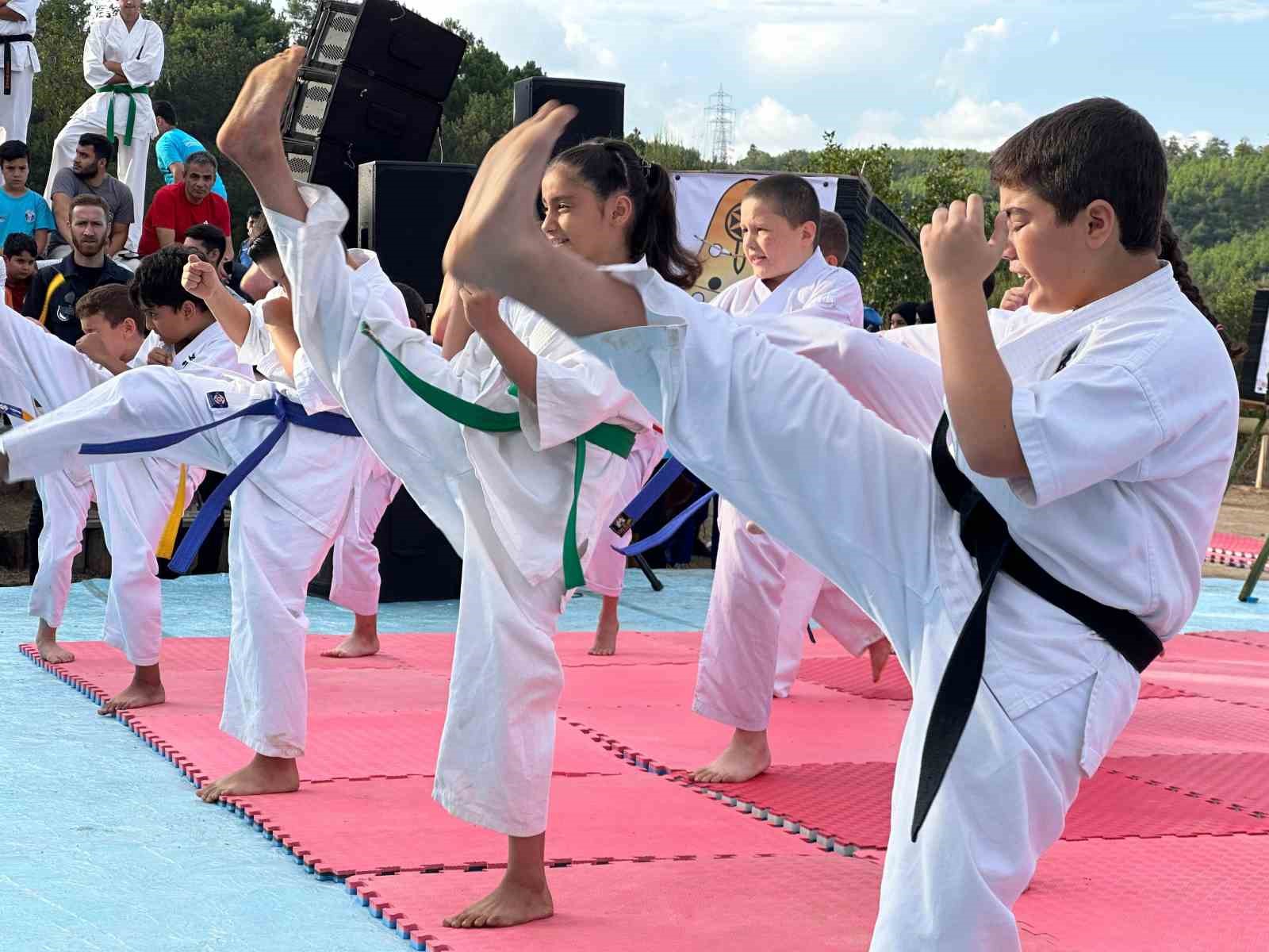 Sultangazi Belediyesi 5. Yaz Spor Okulları Kapanış Programı düzenledi
