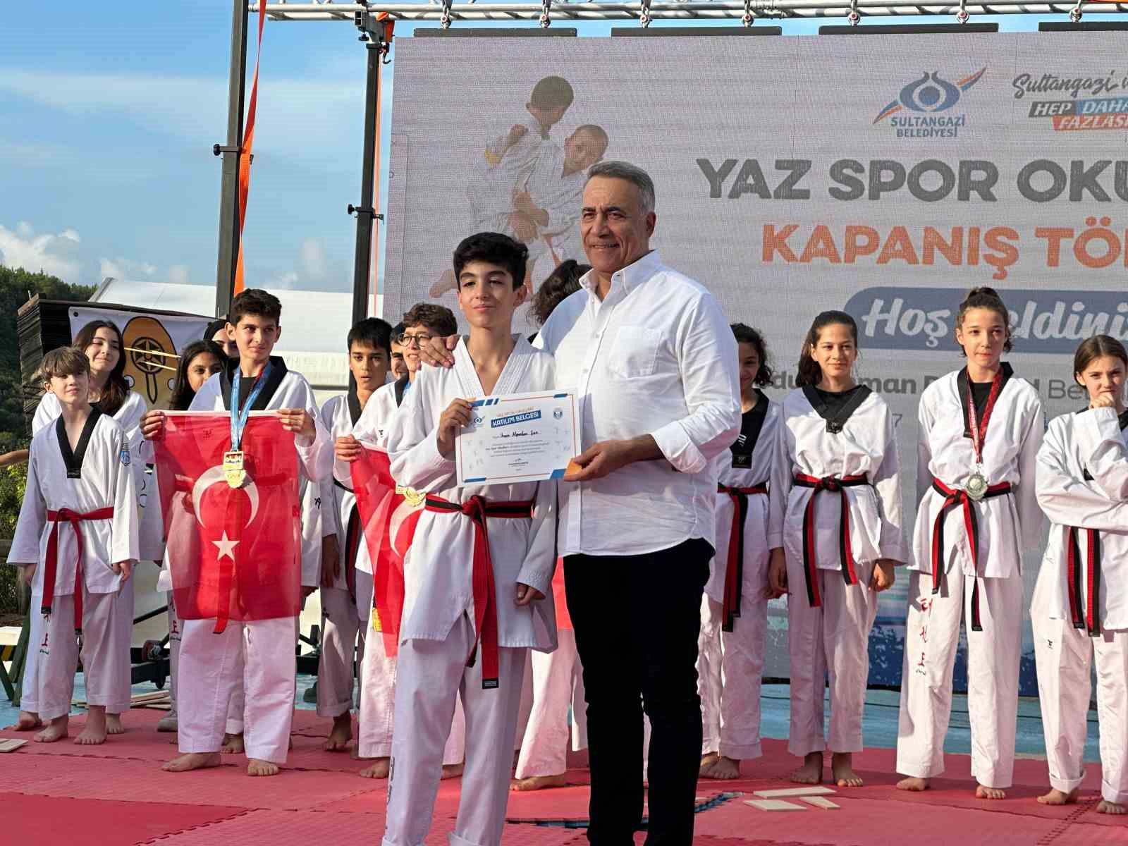 Sultangazi Belediyesi 5. Yaz Spor Okulları Kapanış Programı düzenledi
