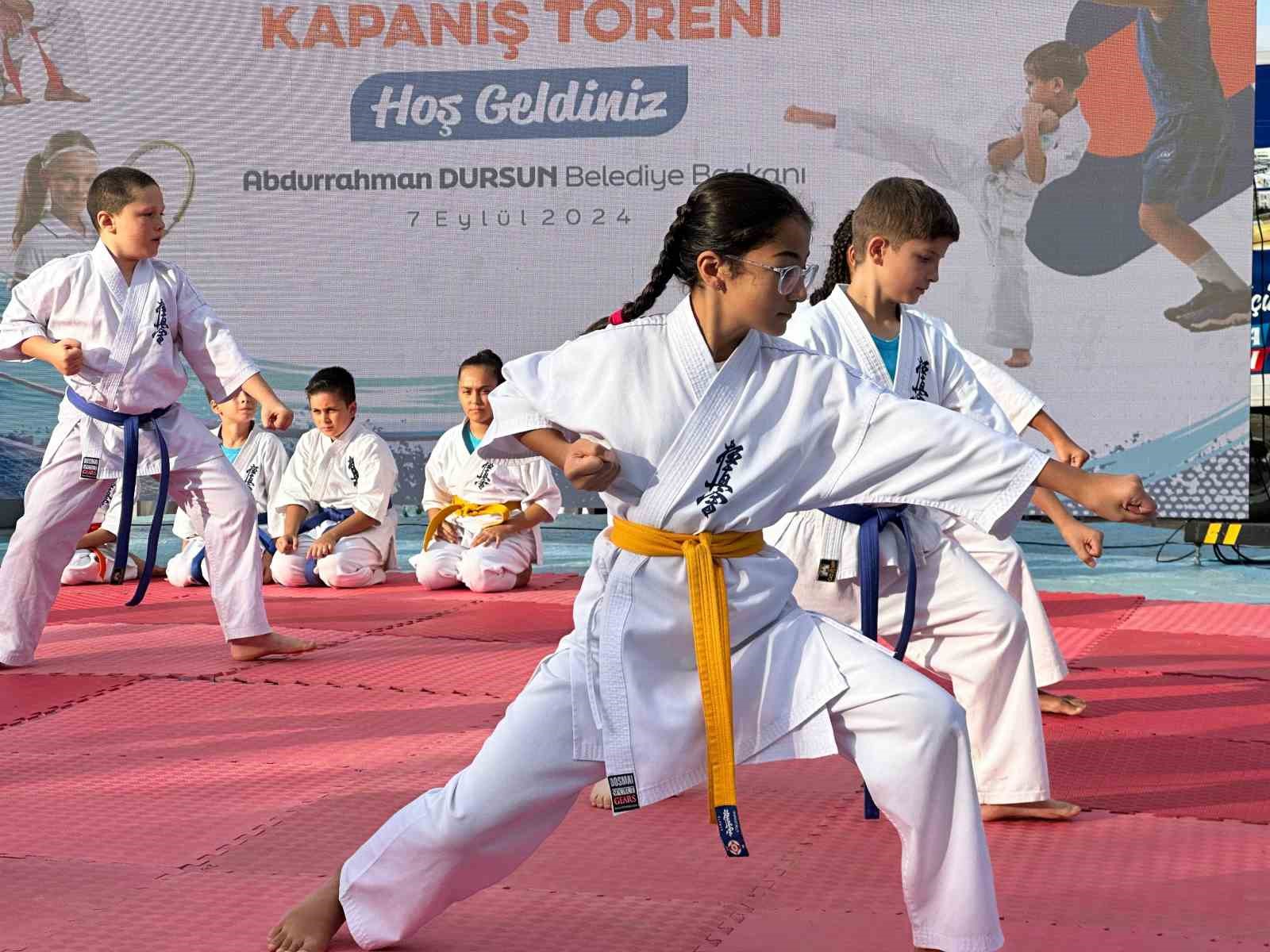 Sultangazi Belediyesi 5. Yaz Spor Okulları Kapanış Programı düzenledi
