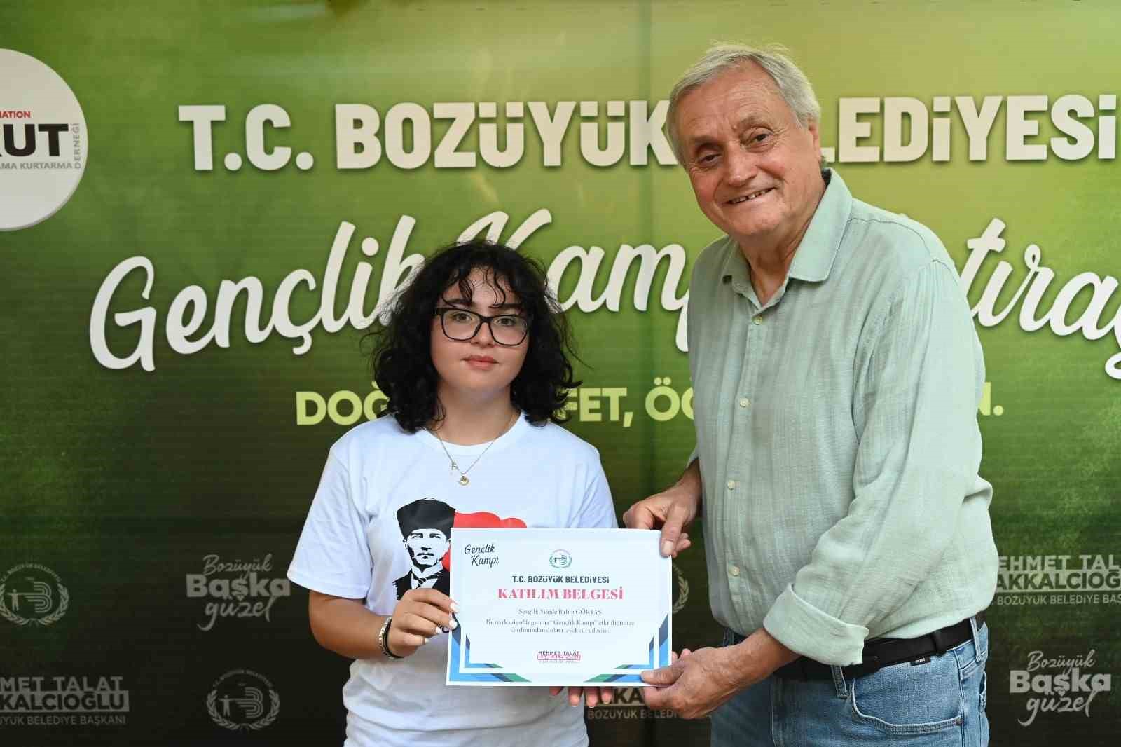 Bozüyük Belediyesi Gençlik Kampı güzel hatıralarla sona erdi
