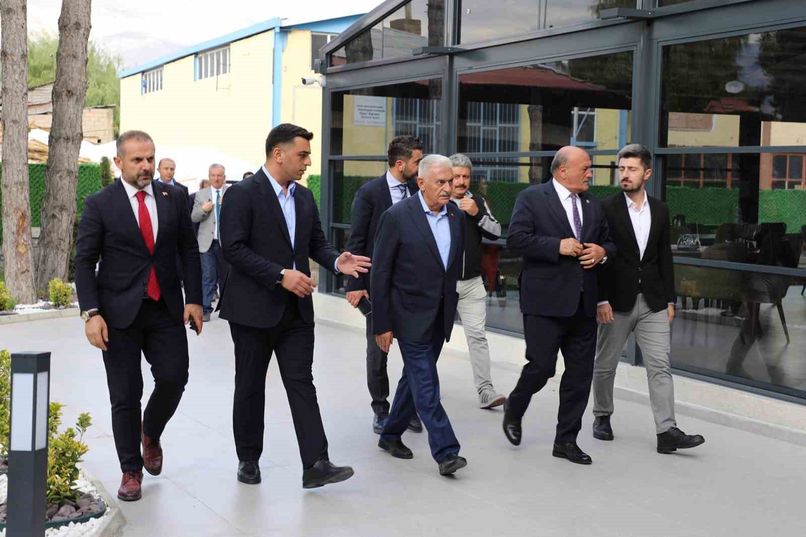 Binali Yıldırım Erzincan’a yapılan yatırımları yerinde inceledi
