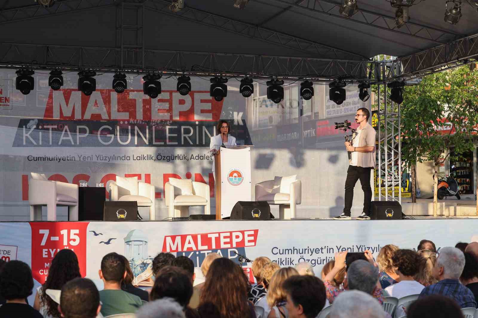 Maltepe’de kitap fuarı heyecanı başladı: Vatandaşlar yoğun ilgi gösterdi
