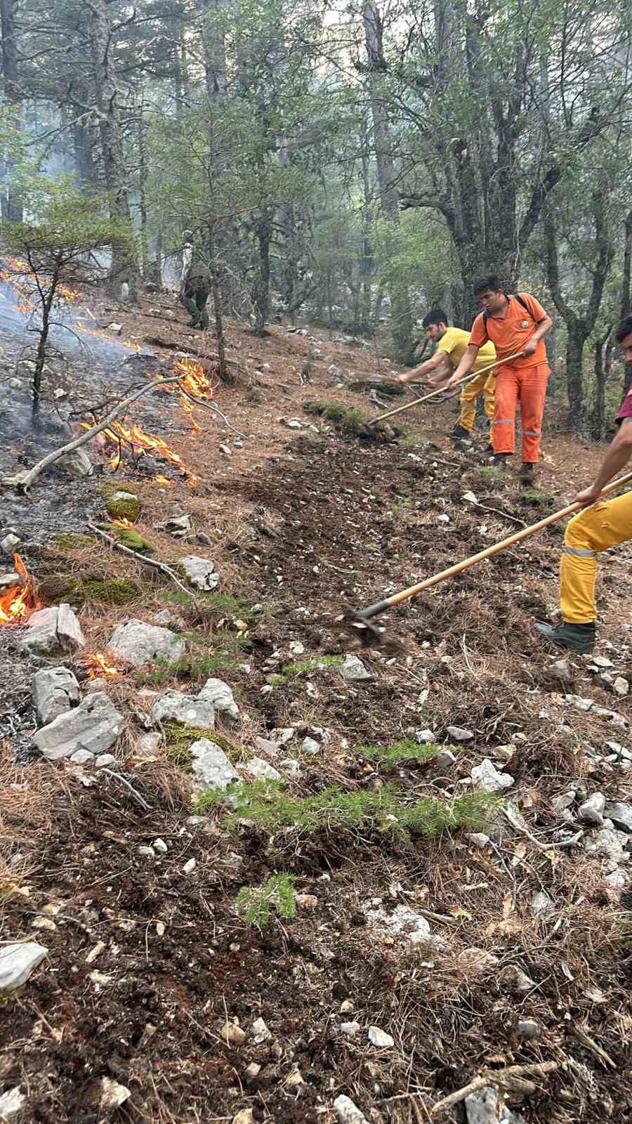 Kumluca’daki orman yangını kontrol altına alındı
