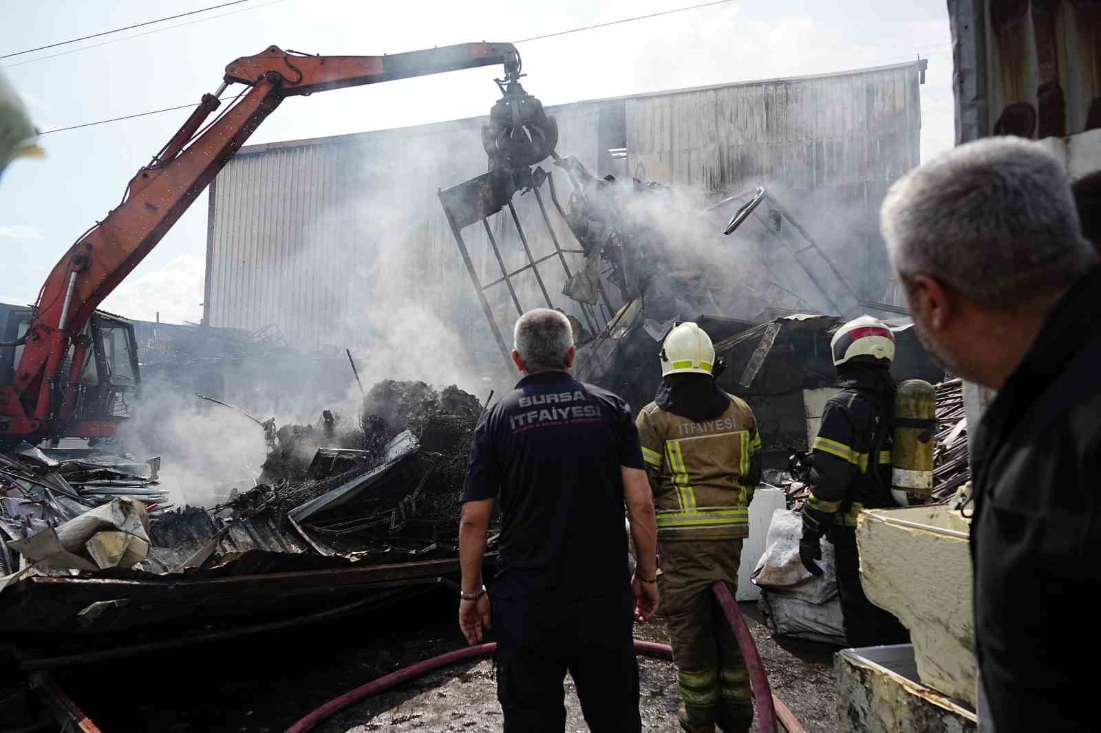 Bursa’da geri dönüşüm tesisinde yangın
