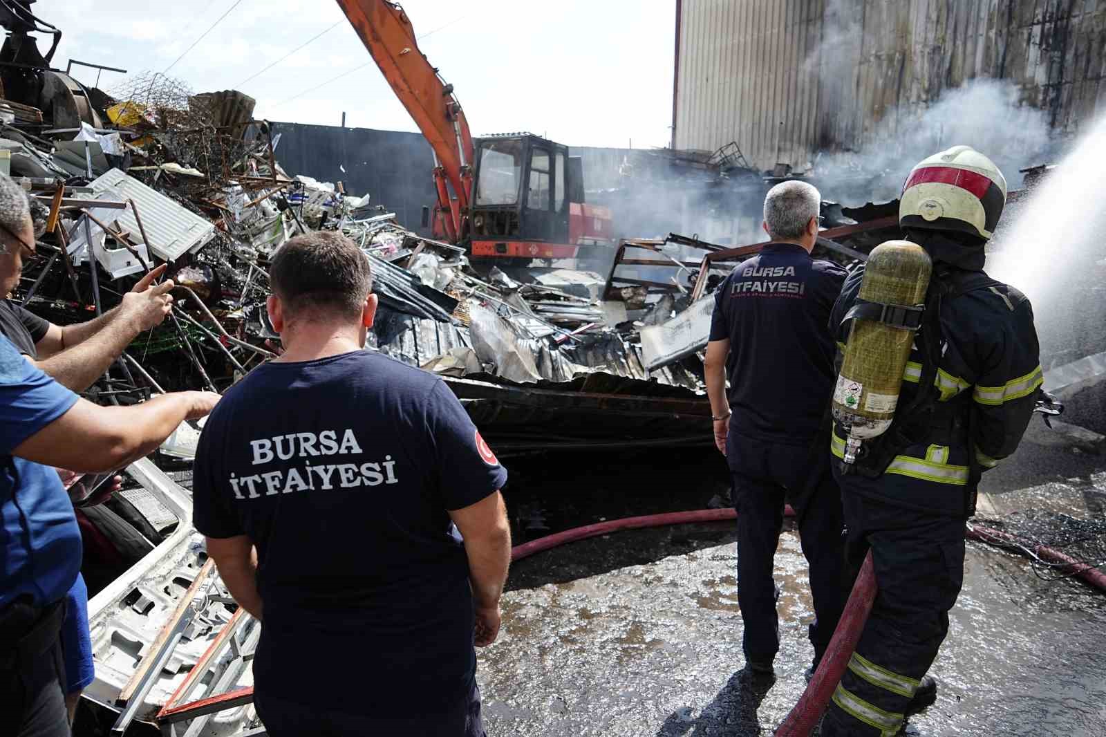 Bursa’da geri dönüşüm tesisinde yangın
