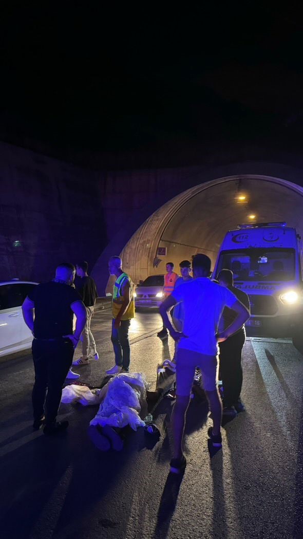 Alanya’da bariyerlere çarpan motosikletin sürücüsü öldü
