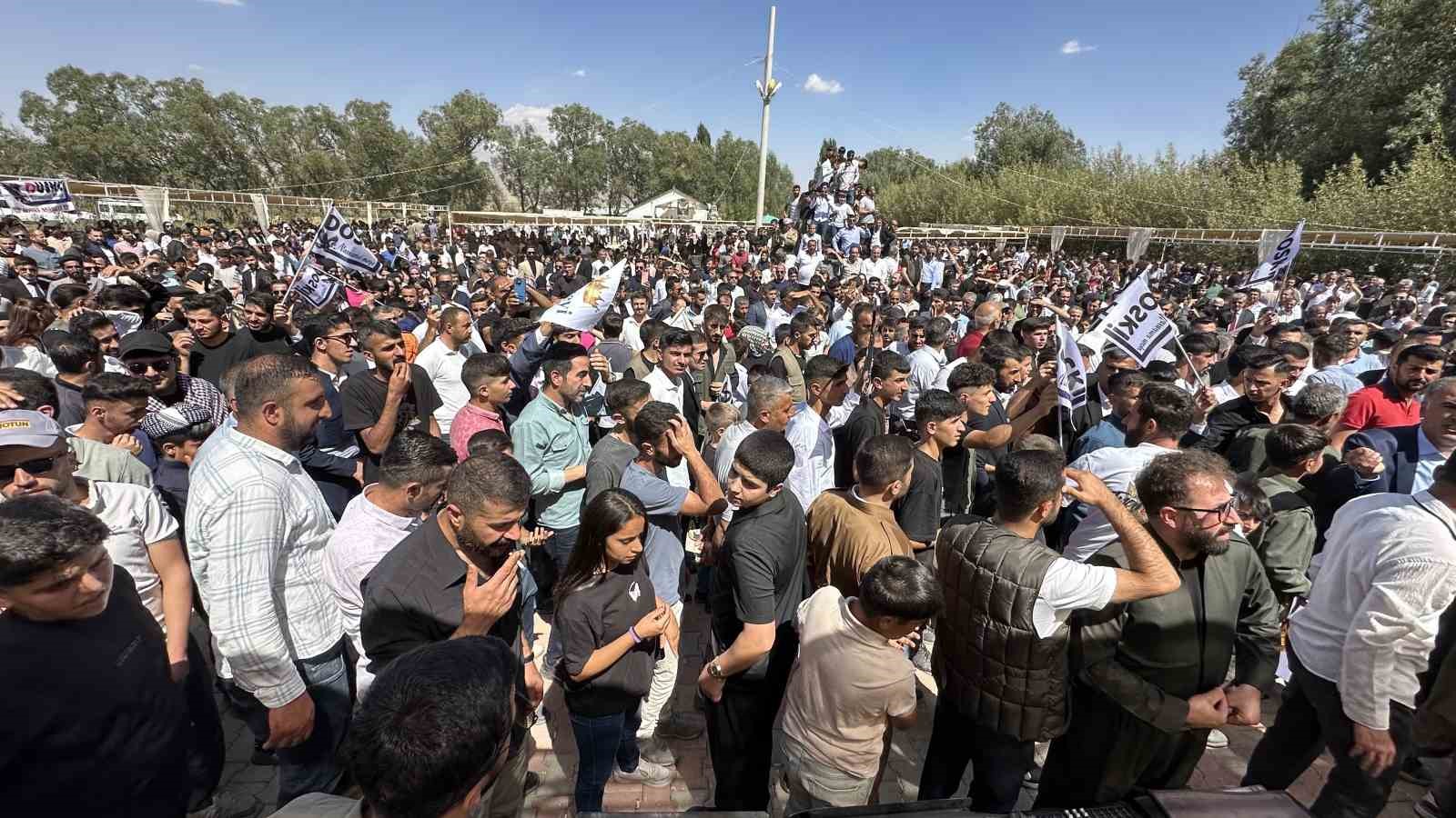 Aşiret festivaline 20 bin kişi katıldı, 300 koyun kesildi
