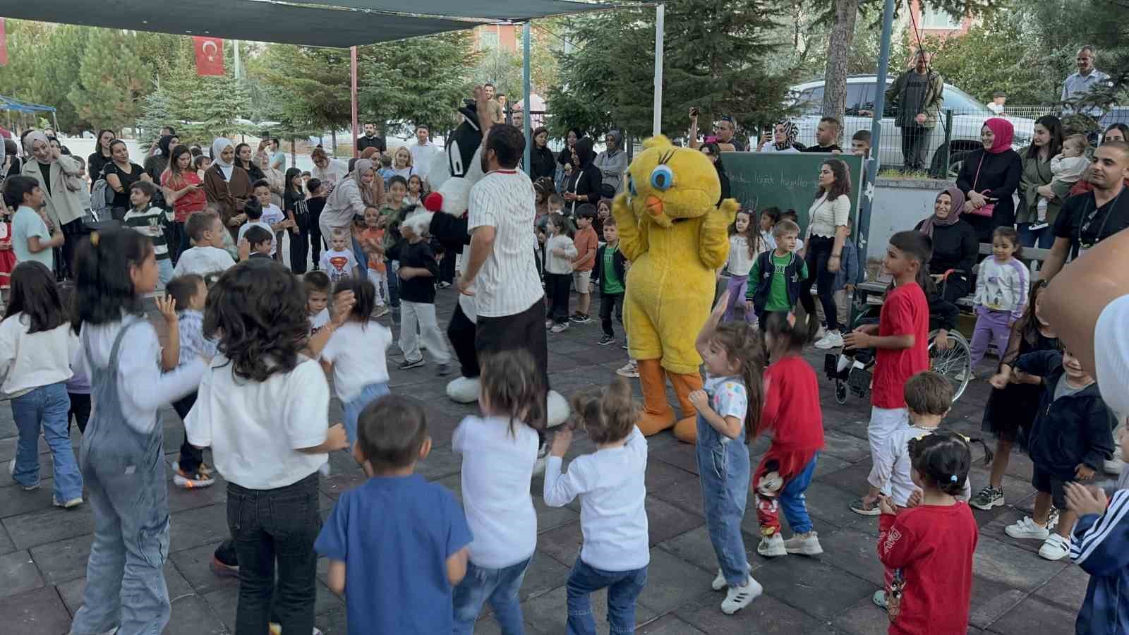 Tatvan’da minikler için gökyüzü ve ay gözlem etkinliği düzenlendi
