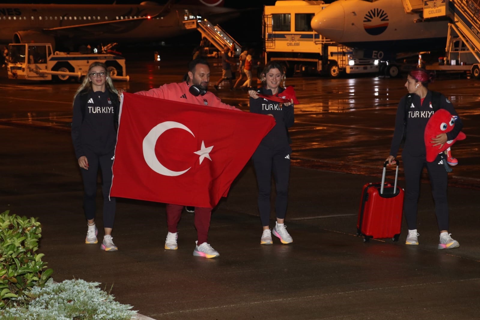 Samsun’un milli gururları başarılarla döndü
