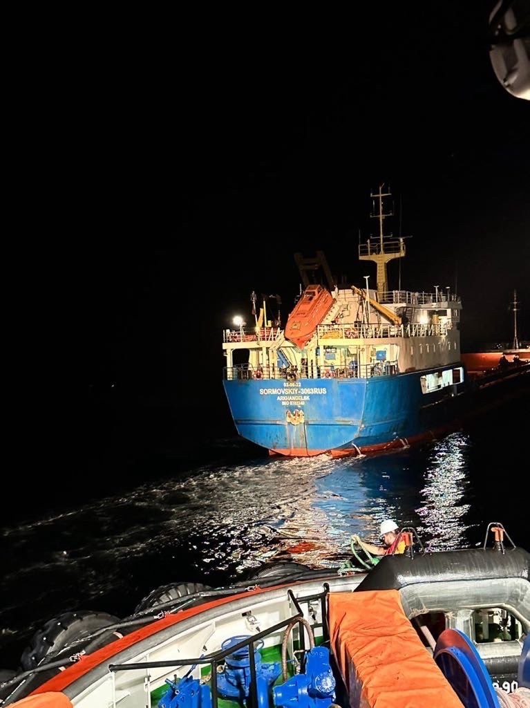 Çanakkale Boğazı’ndan geçen kargo gemisi makine arızası yaptı
