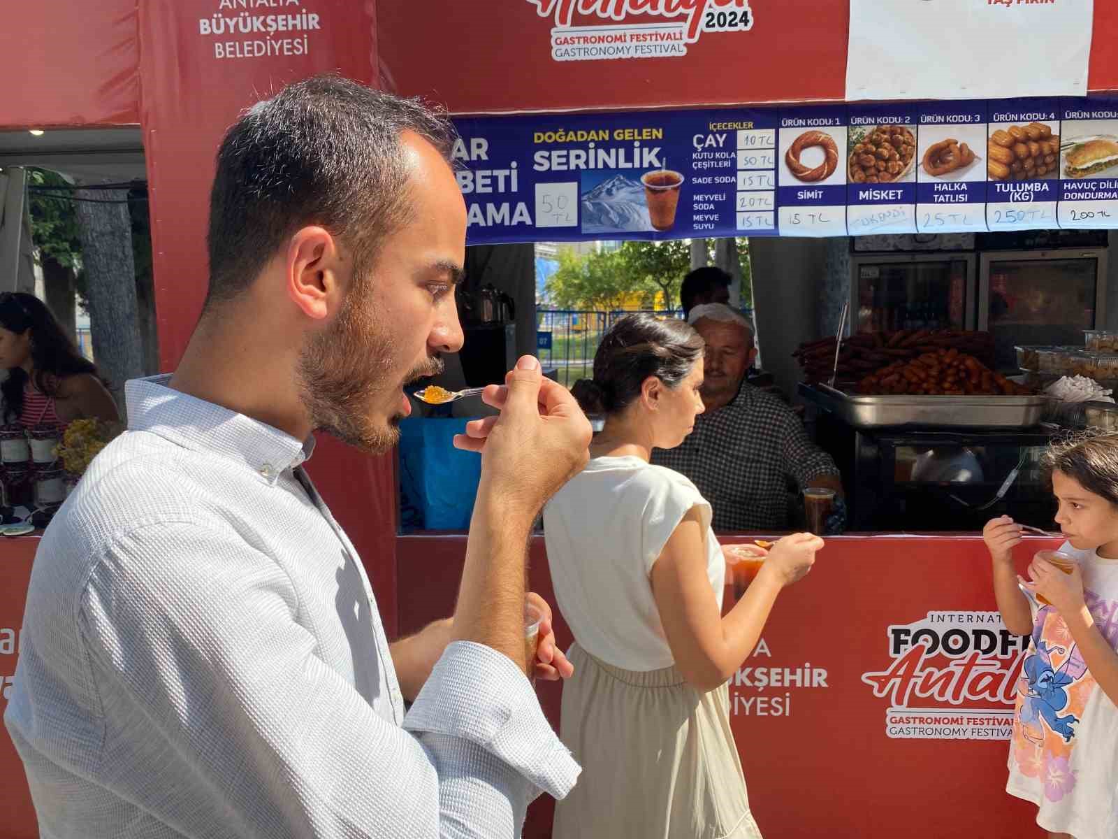 Foodfest’te Yörük gelenekleri: Fethiye karlaması Antalyalıları serinletti
