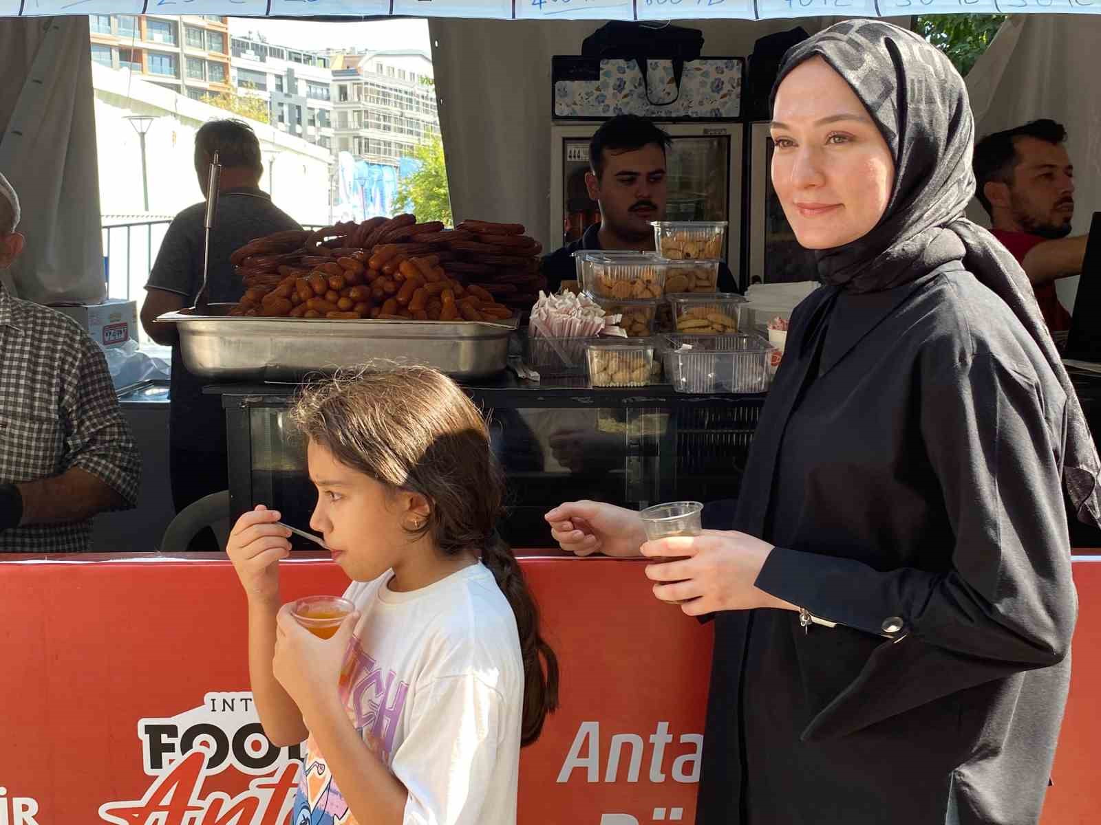 Foodfest’te Yörük gelenekleri: Fethiye karlaması Antalyalıları serinletti
