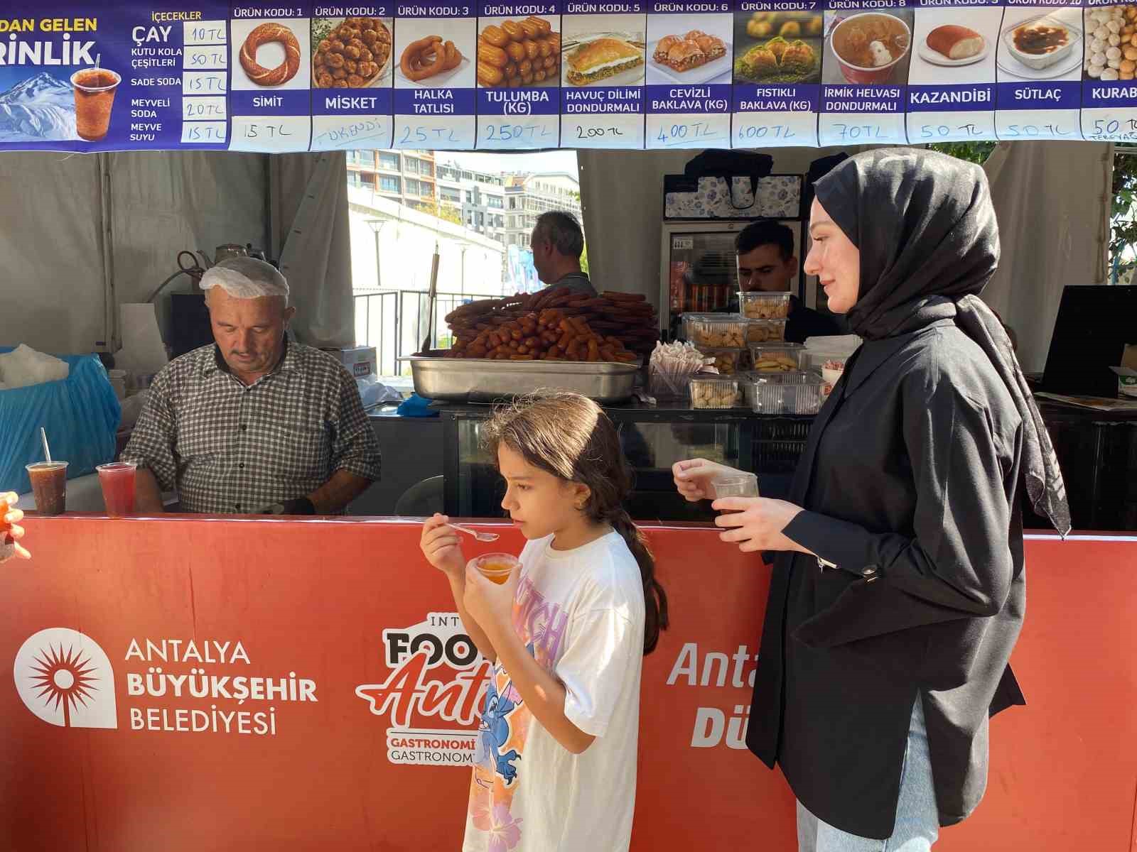 Foodfest’te Yörük gelenekleri: Fethiye karlaması Antalyalıları serinletti
