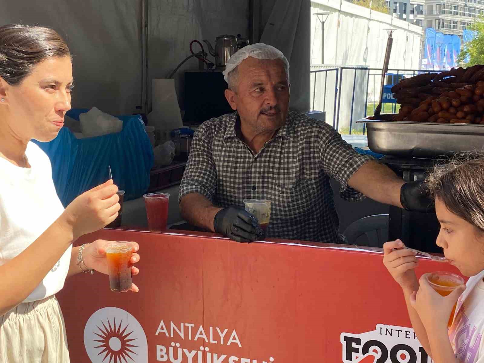 Foodfest’te Yörük gelenekleri: Fethiye karlaması Antalyalıları serinletti
