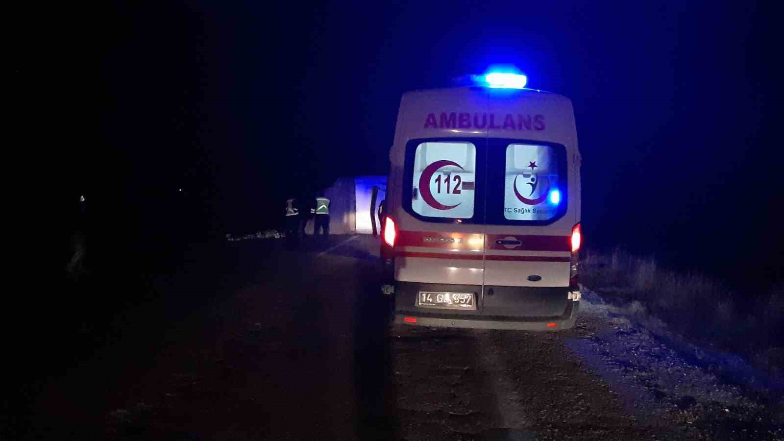 Soda yüklü tır devrildi: Sürücünün burnu bile kanamadı
