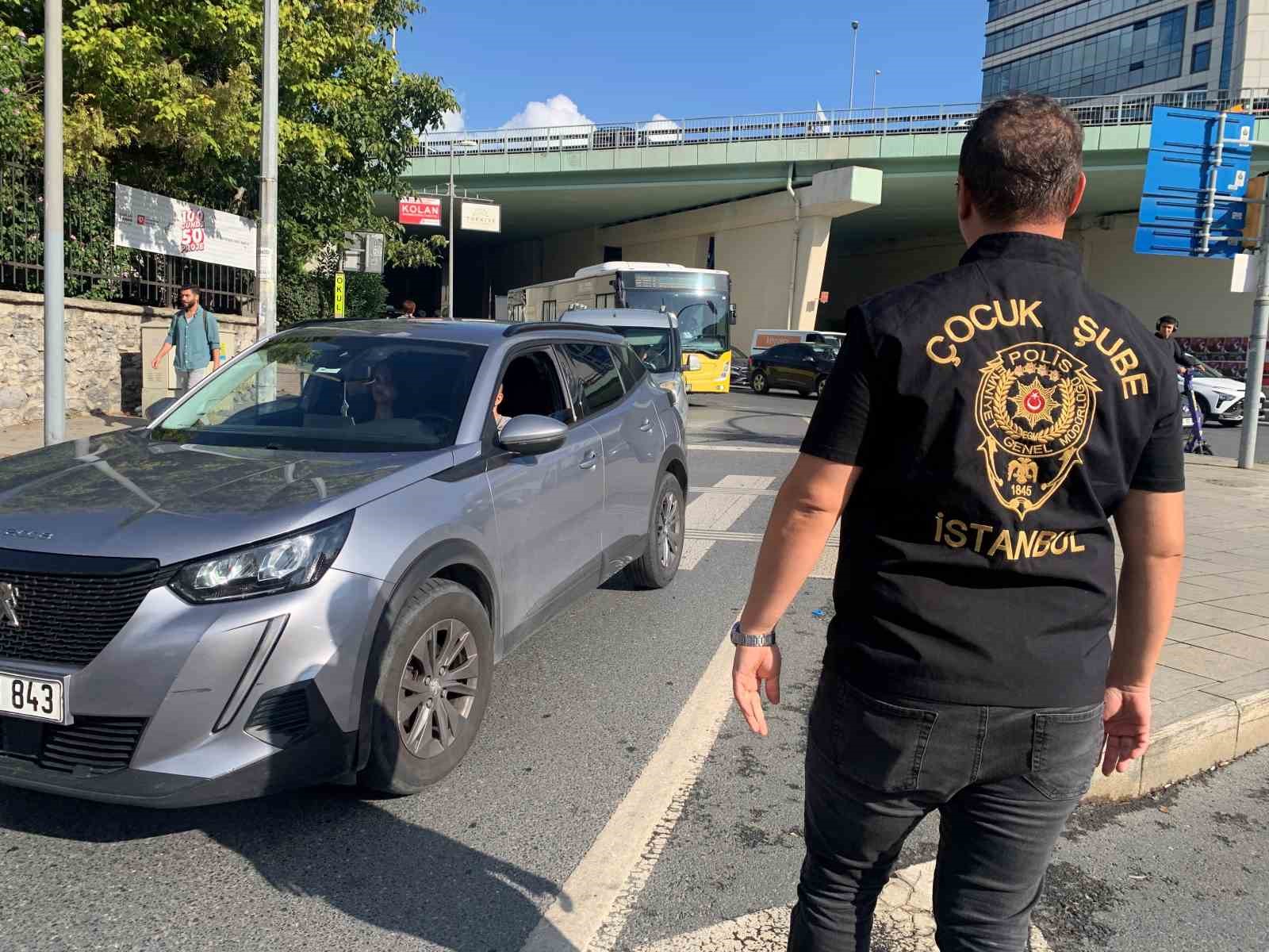 Şişli’de okul önü ve çevresinde polis denetimi
