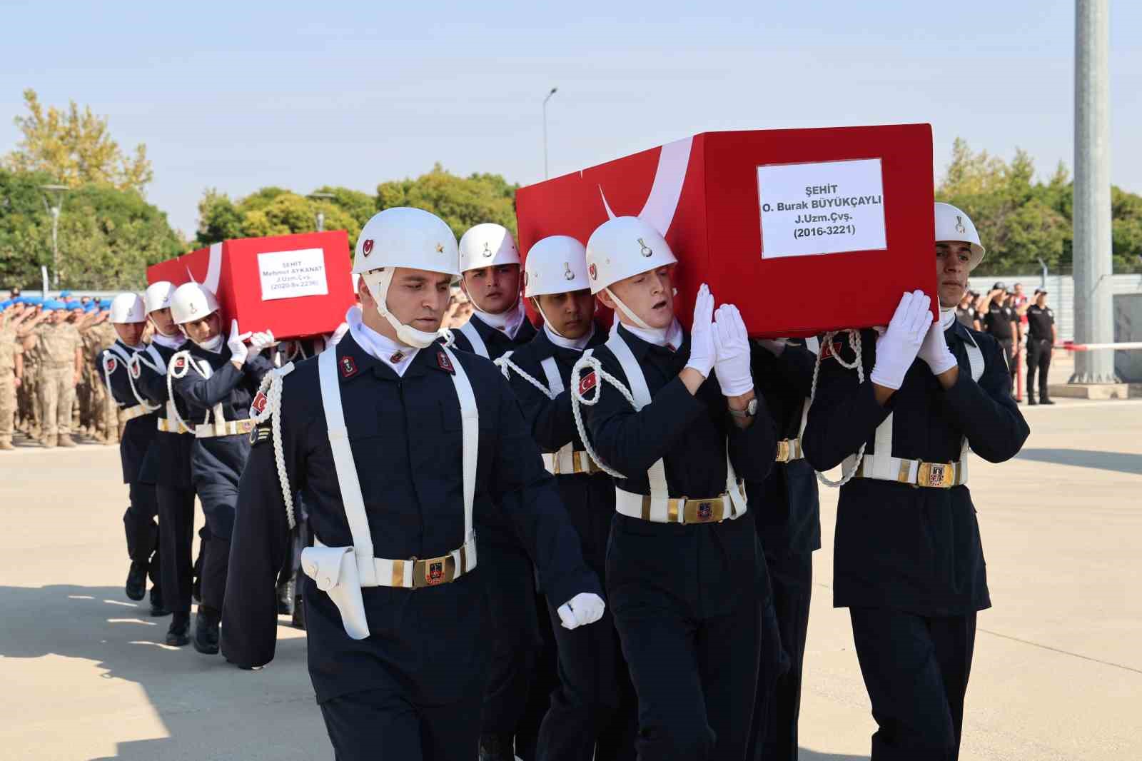 Tunceli’deki kazada şehit olan 4 asker memleketlerine uğurlandı
