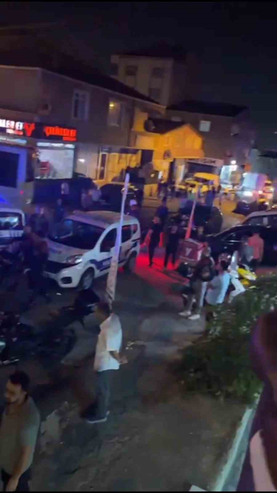 Pendik’te polis ekipleri ile kurye kafa kafaya çarpıştı: 3 yaralı
