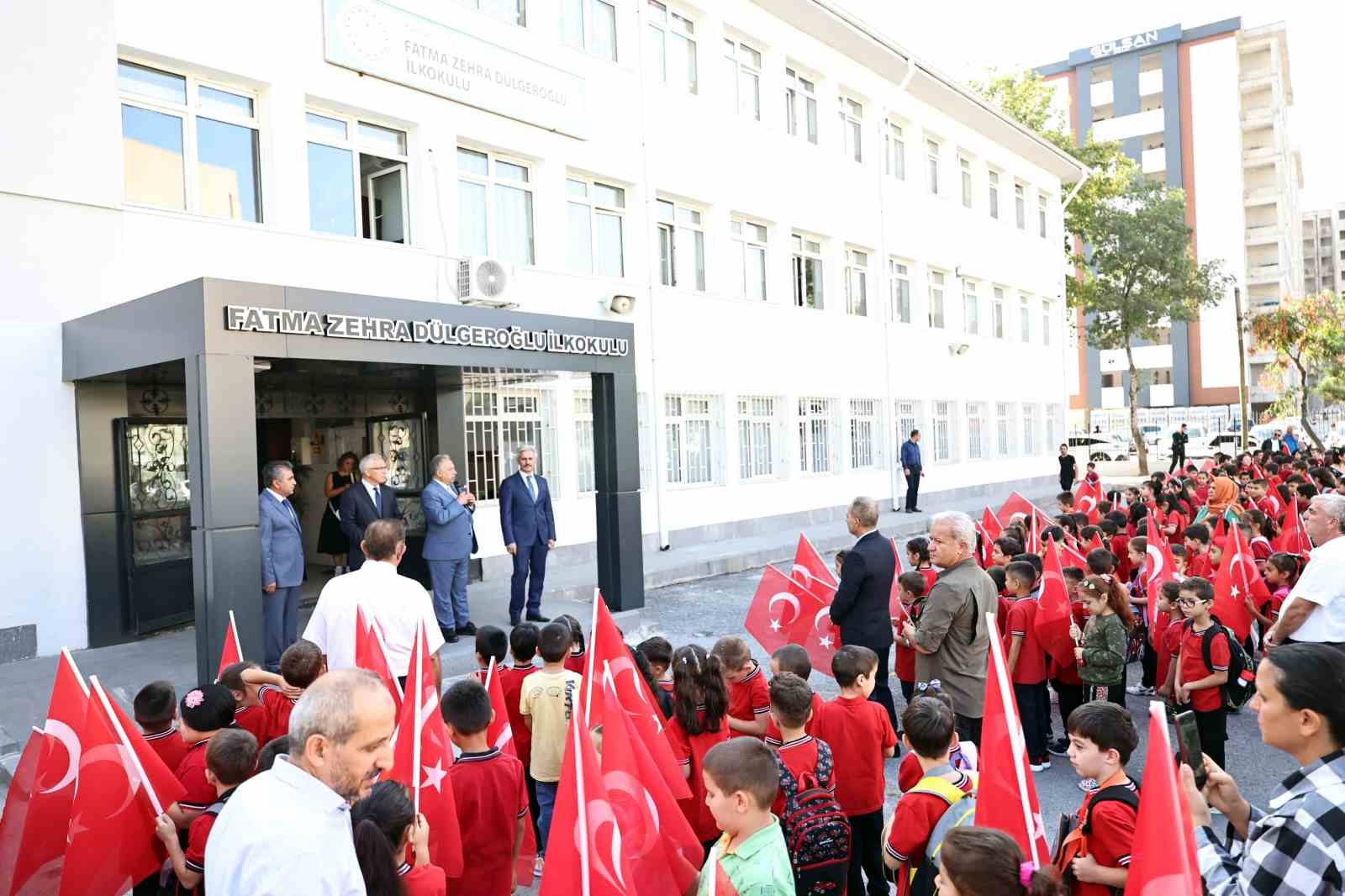 “Çocuklarımızı geleceğimizin güvencesi olarak görüyoruz”
