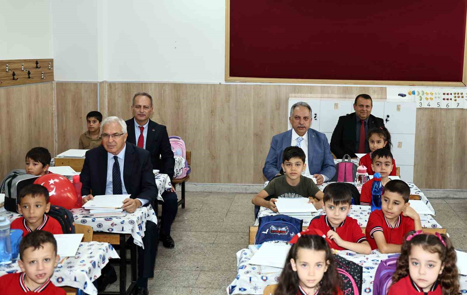 “Çocuklarımızı geleceğimizin güvencesi olarak görüyoruz”
