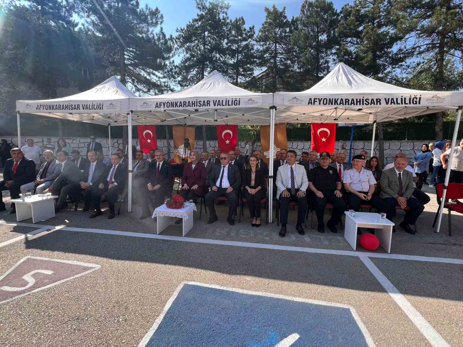 Afyonkarahisar’da yeni eğitim dönemi 143 bin öğrenci ile başladı
