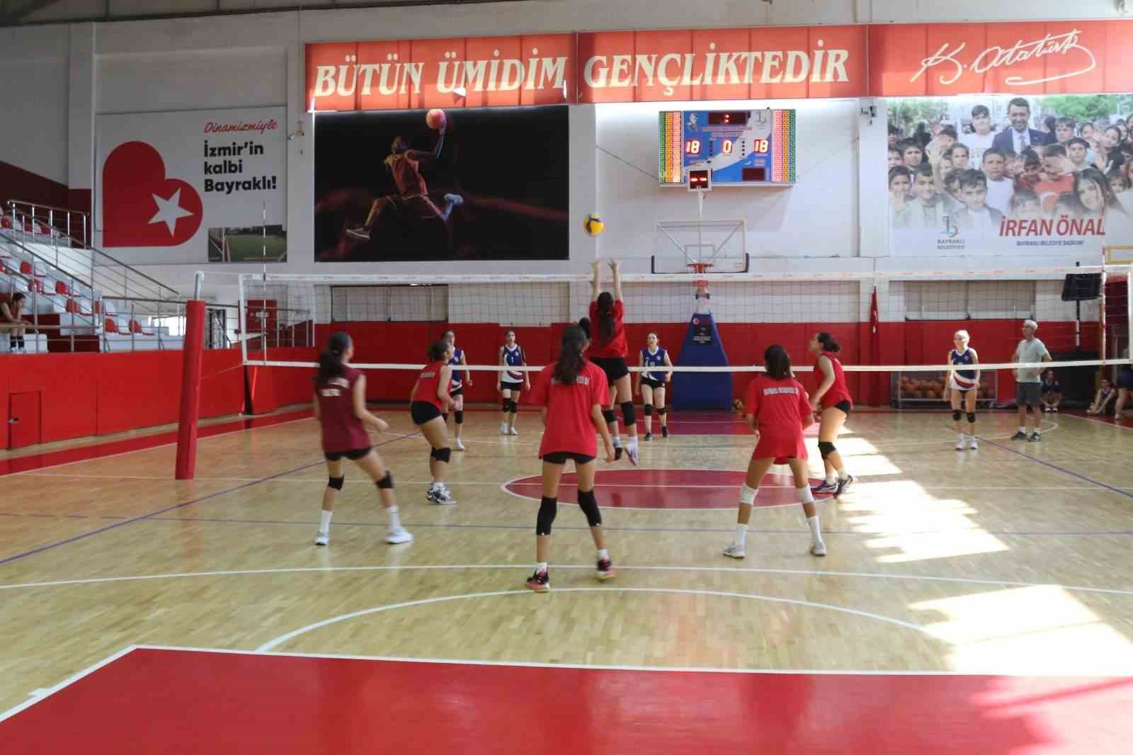 Bayraklı’da 9 Eylül voleybol turnuvası
