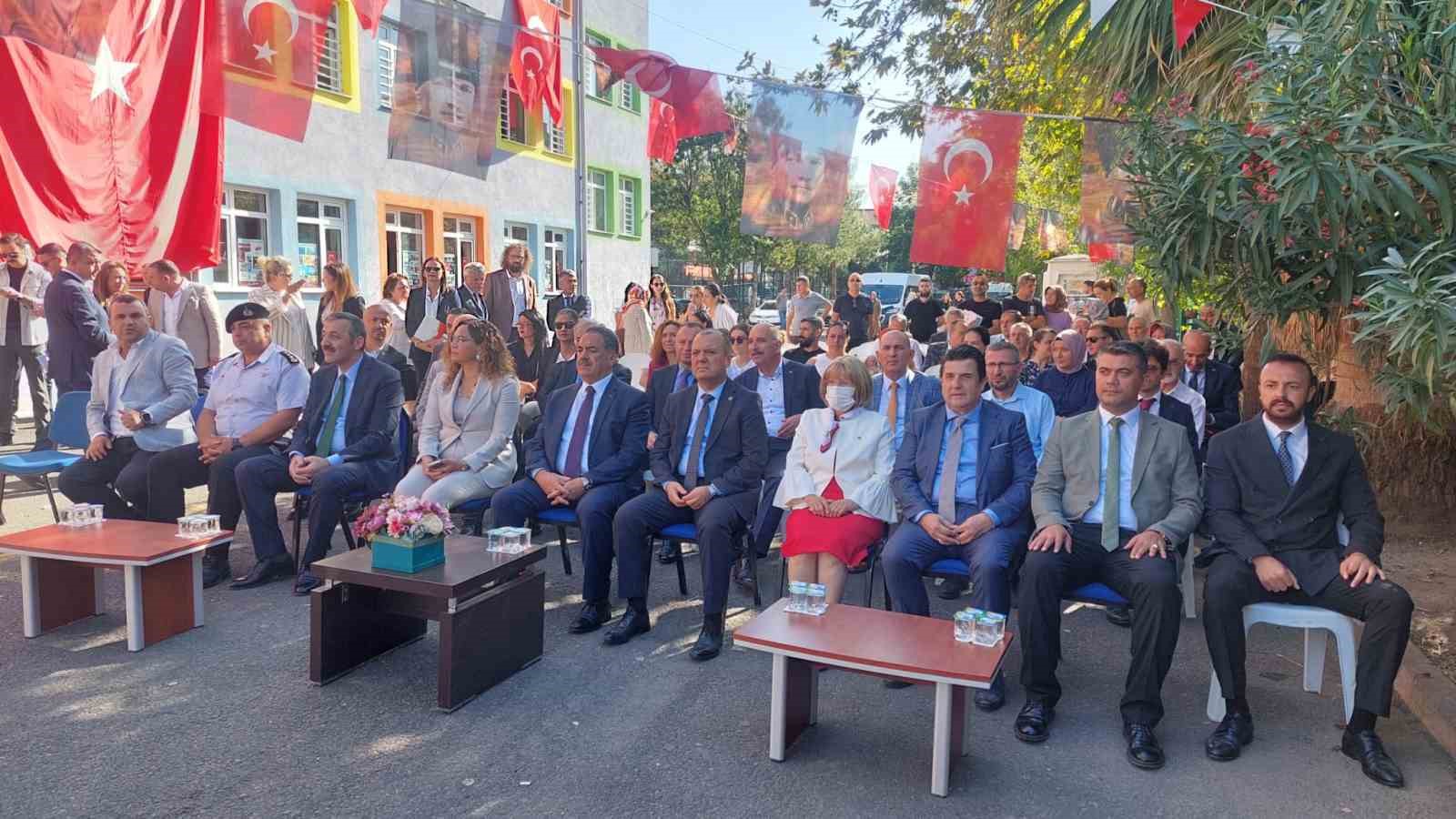 Tekirdağ’da ilk ders zili renkli görüntülere sahne oldu
