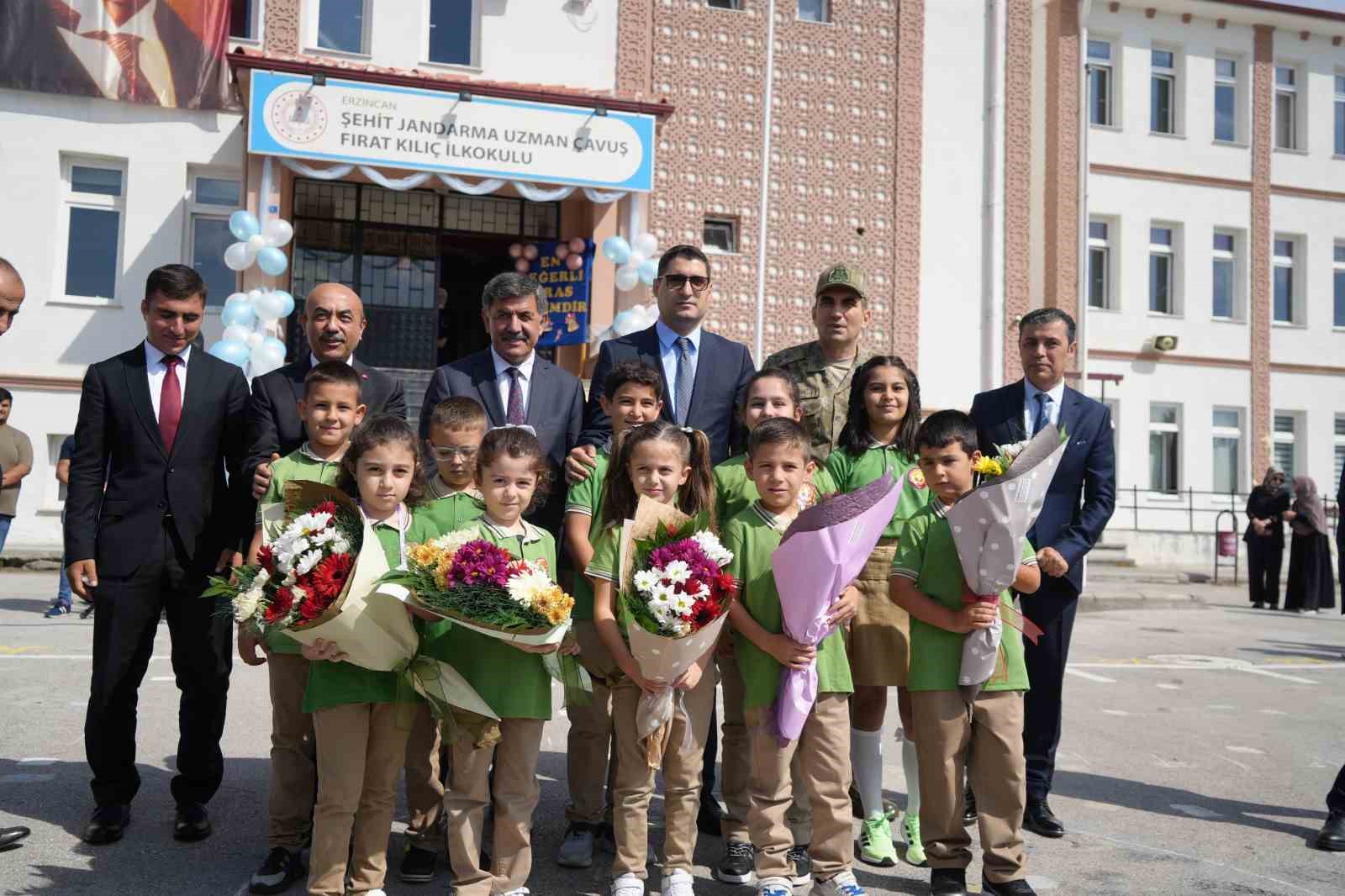 Erzincan’da  ilk ders zili çaldı
