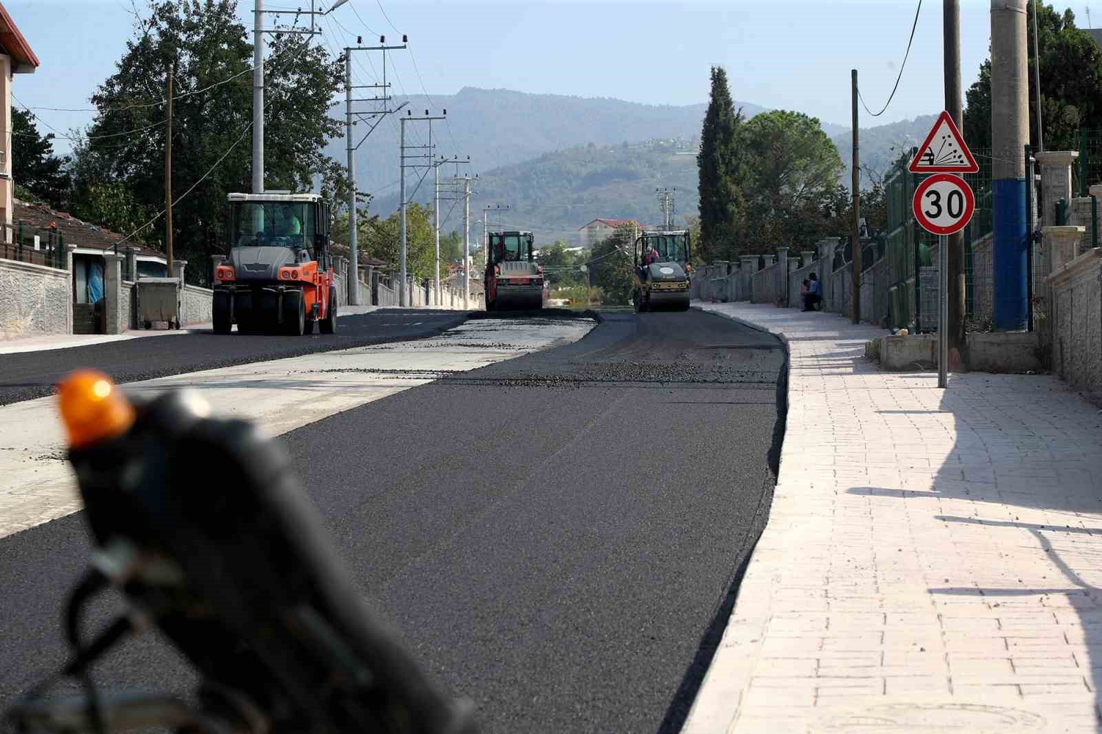 750 metrelik yol 5 bin ton asfaltla yenilendi
