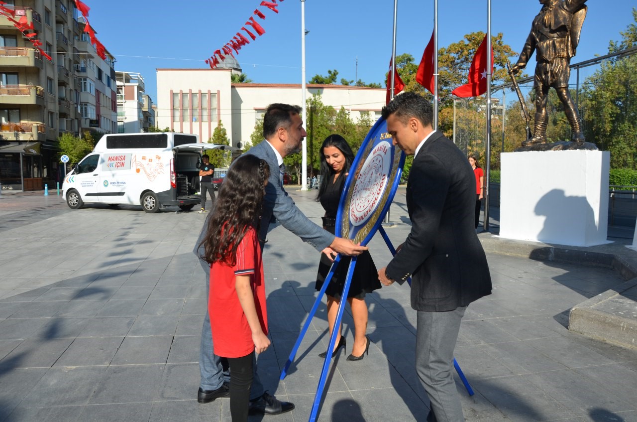 İlk ders zili Vali Ünlü’den
