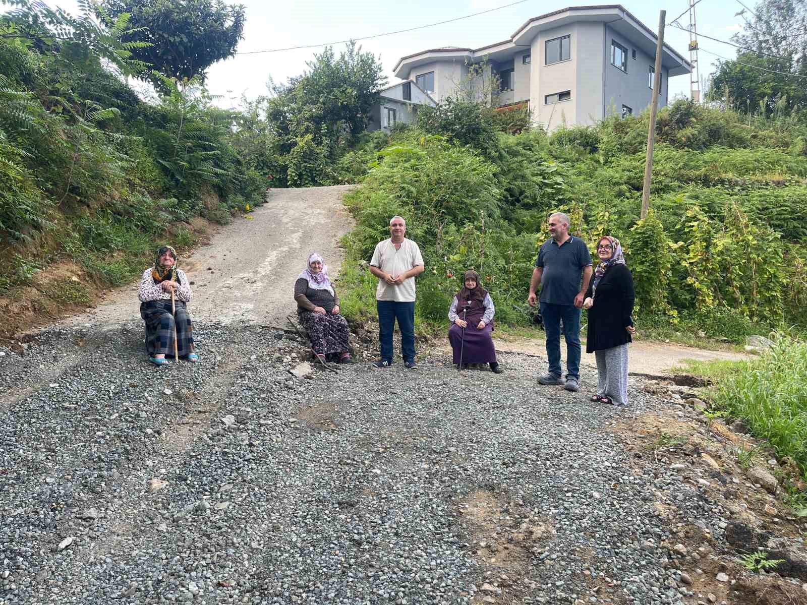 Ölenlerin yolu yaşayanları isyan ettirdi
